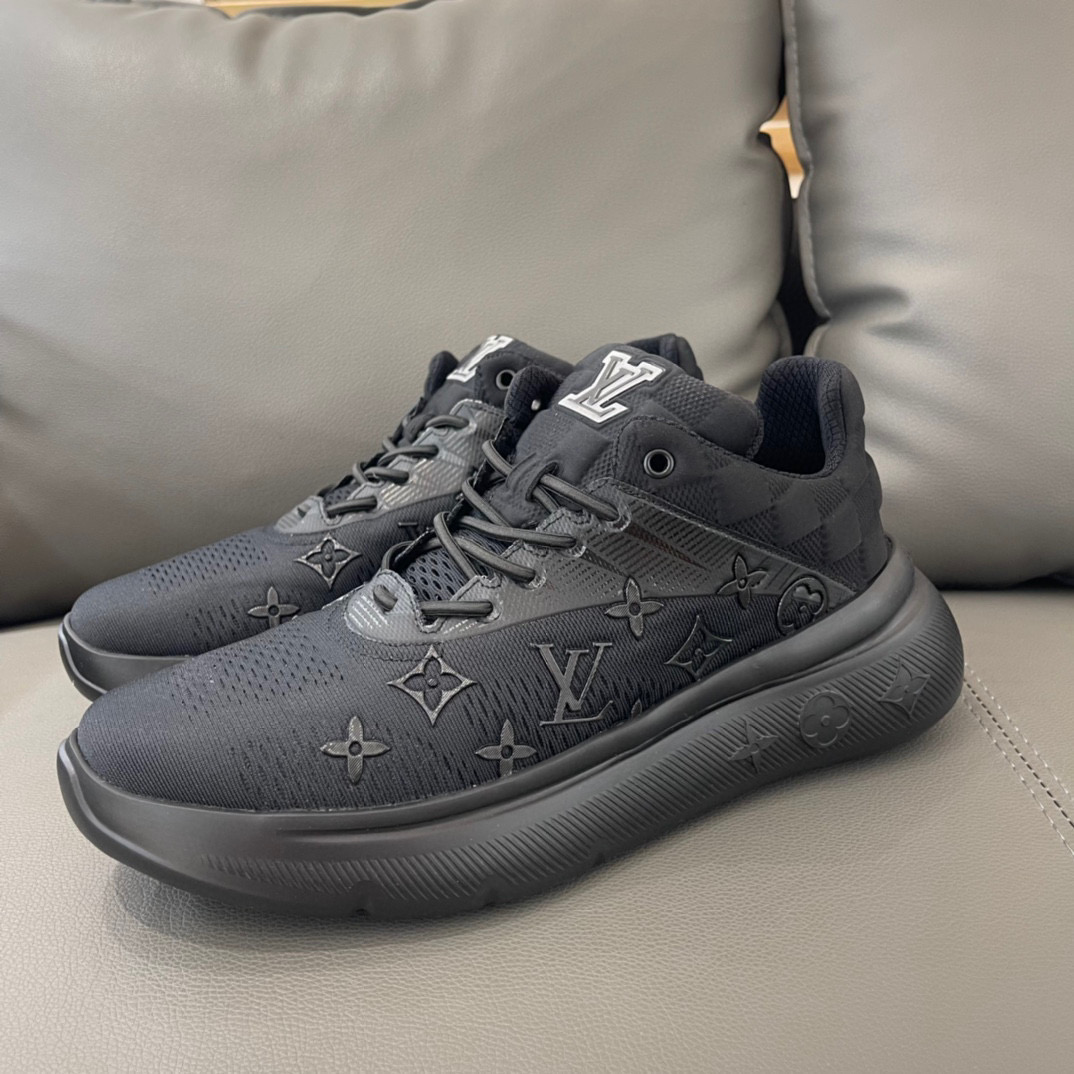 Louis Vuitton Sneaker – LSVT1202