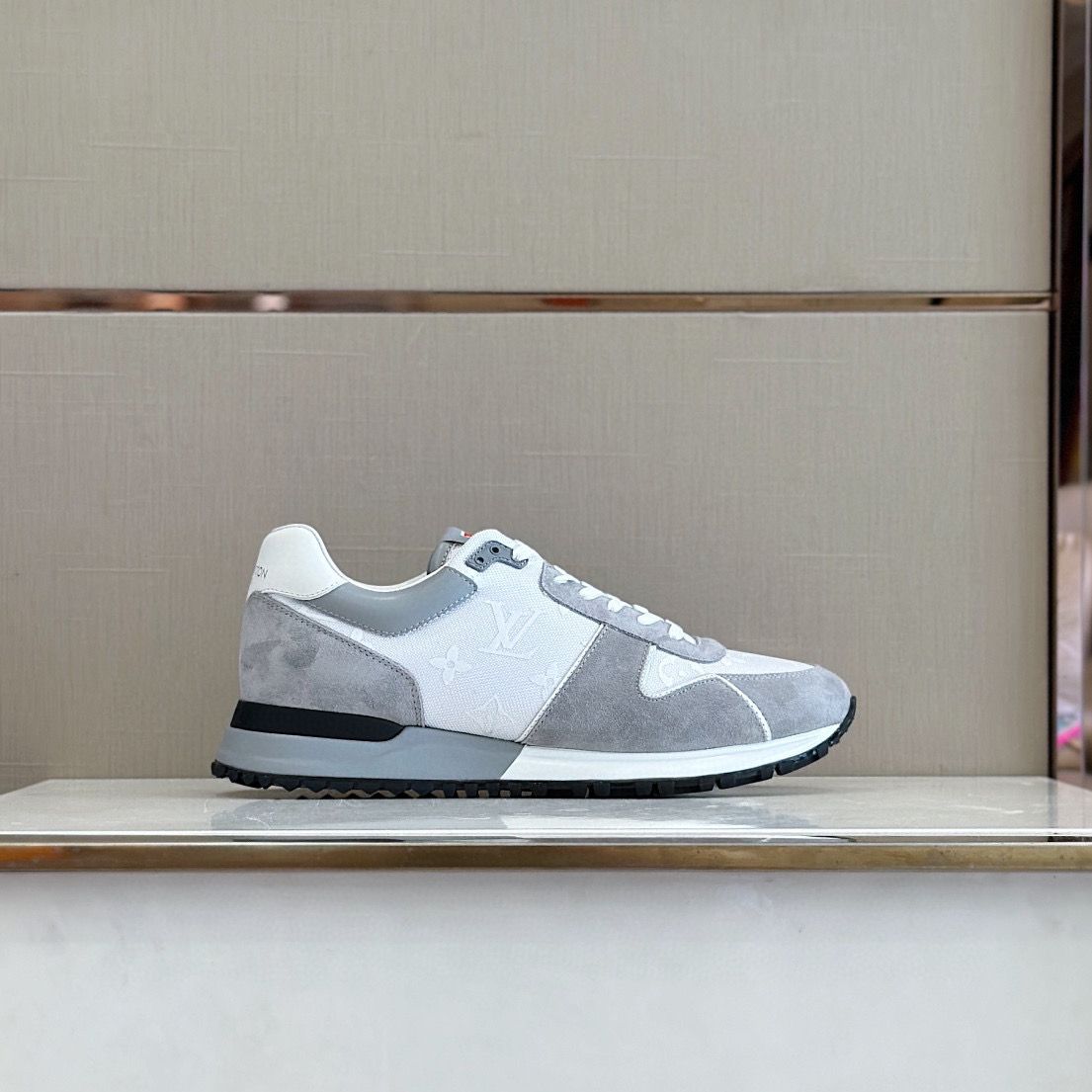 Louis Vuitton Sneaker – LSVT1276