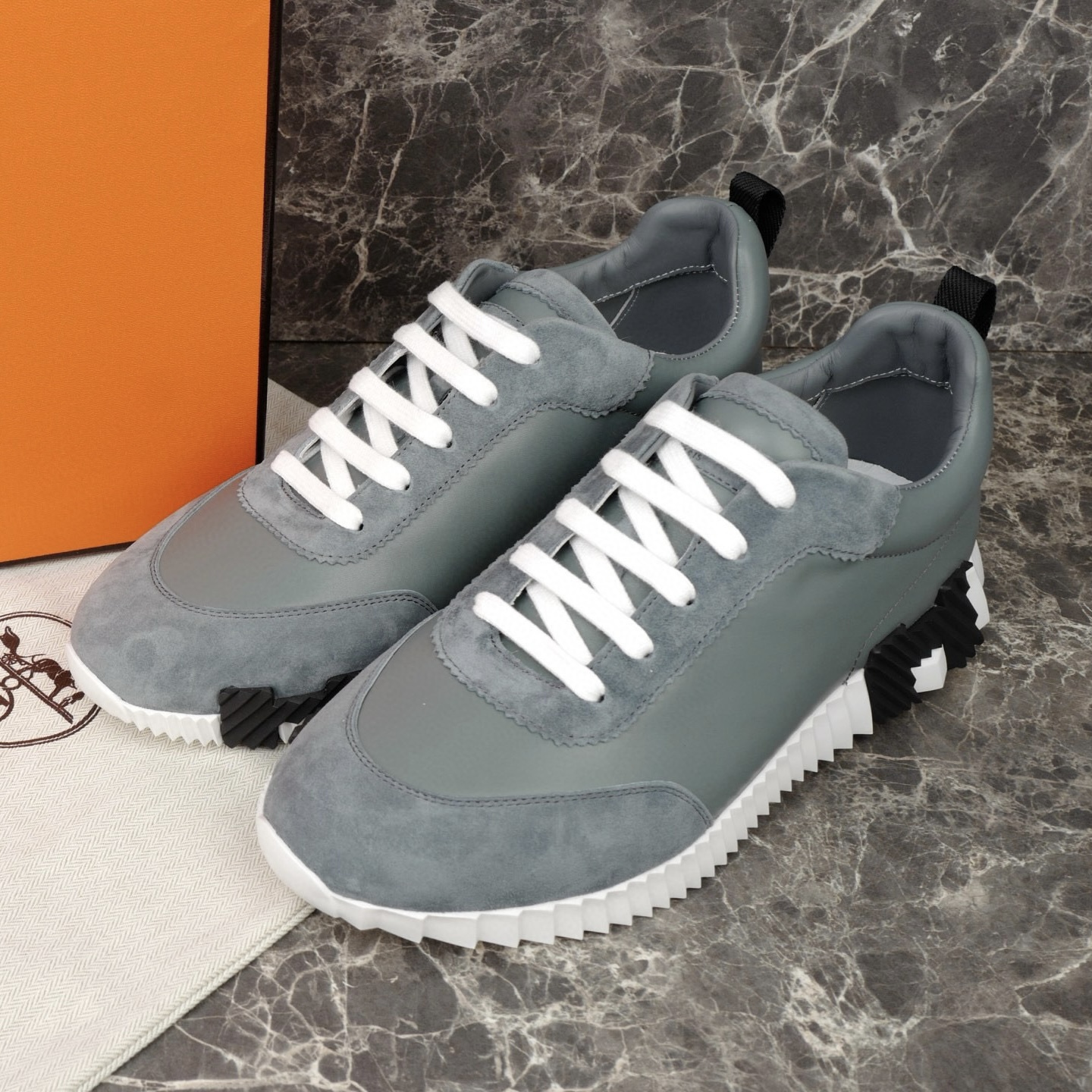 Hermes Sneaker – HRMS1068