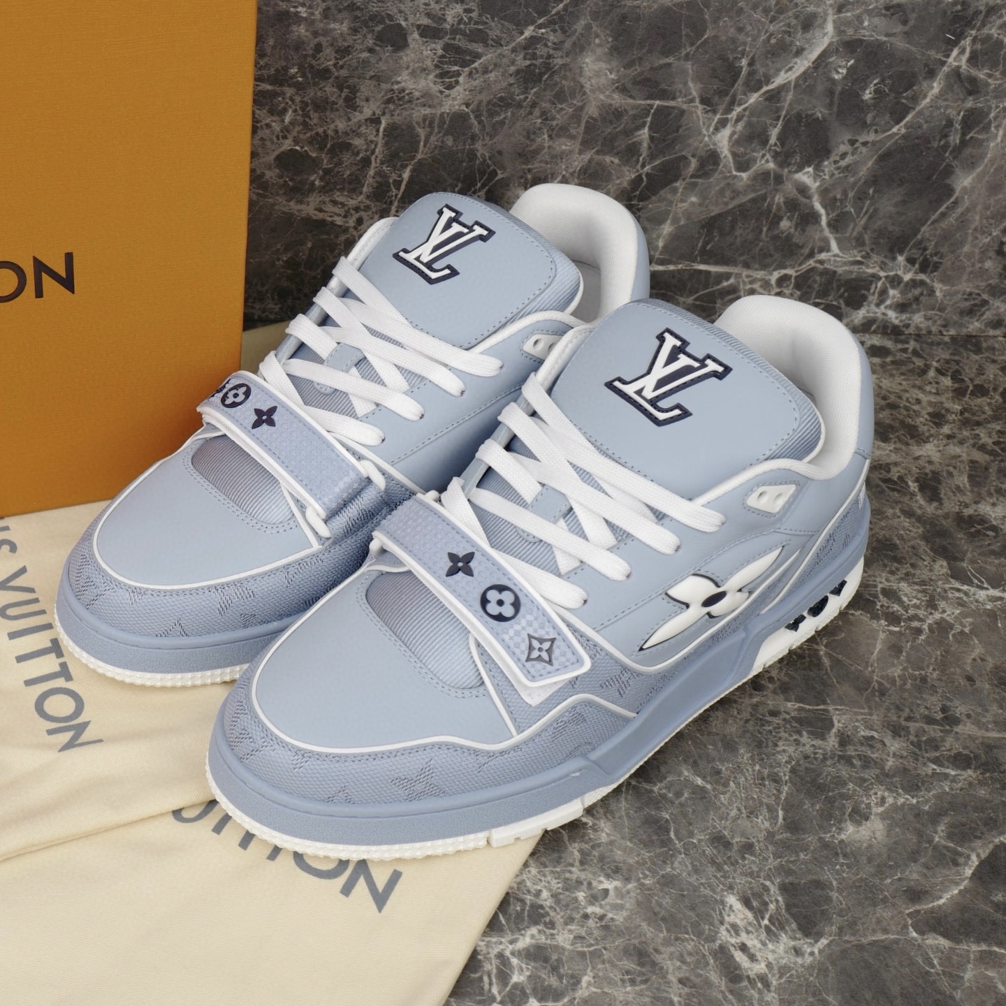 Louis Vuitton Sneaker – LSVT1491