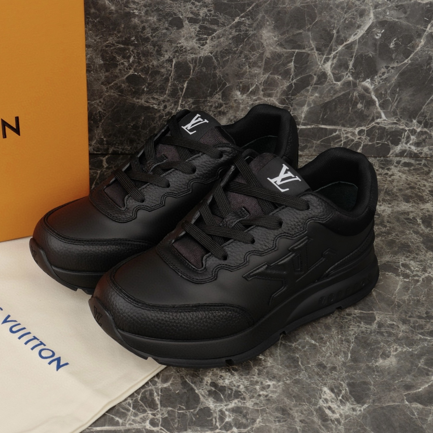 Louis Vuitton Sneaker – LSVT1493