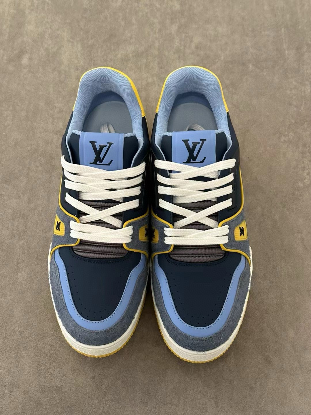 Louis Vuitton Sneaker – LSVT1496