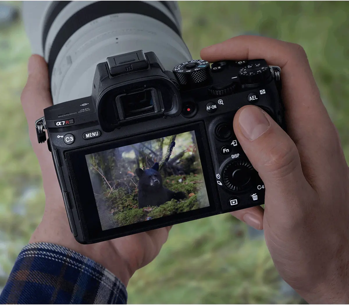 Alpha 7R III - Full-frame Interchangeable Lens Camera 42.4MP, 10FPS, 4K/30p