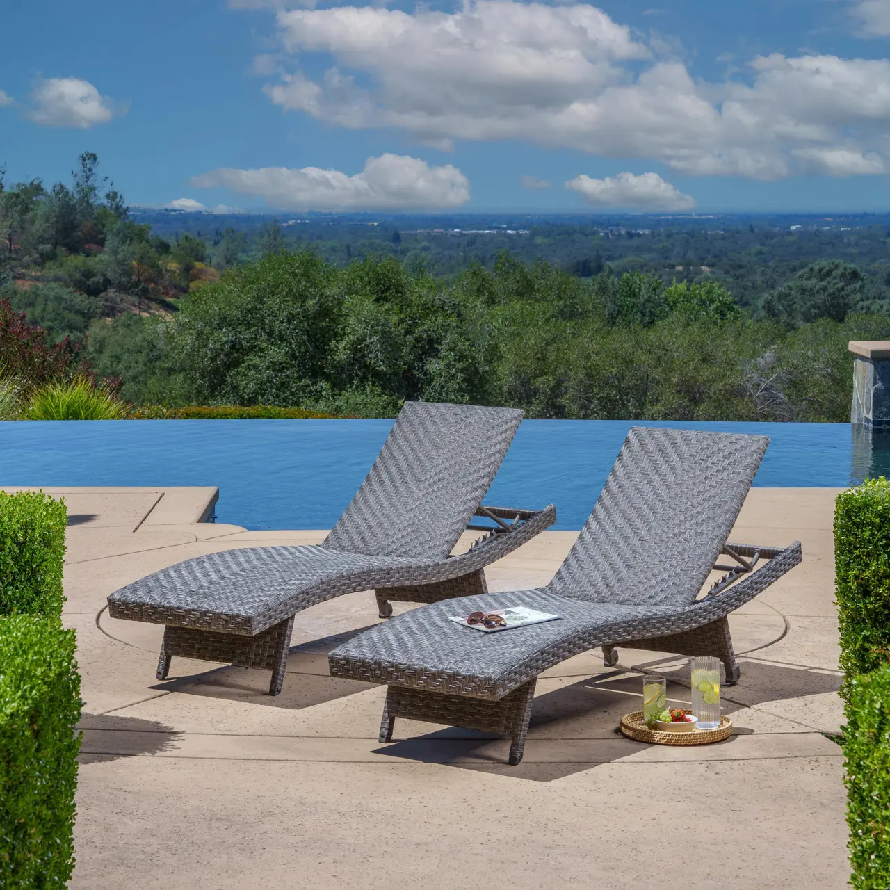 🔥Today only🔥Seagrass Woven Chaise Lounge with Wheels. 2-pack(Free cushion included)