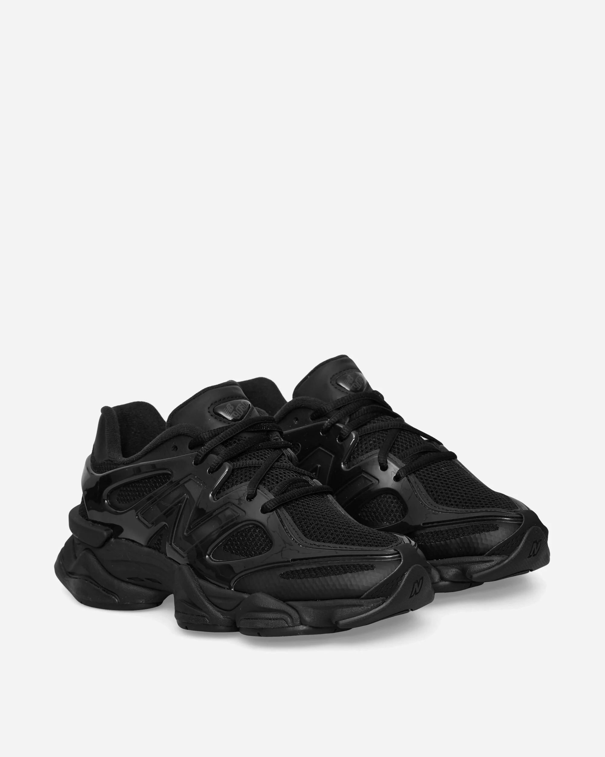 9060 Sneakers Triple Black