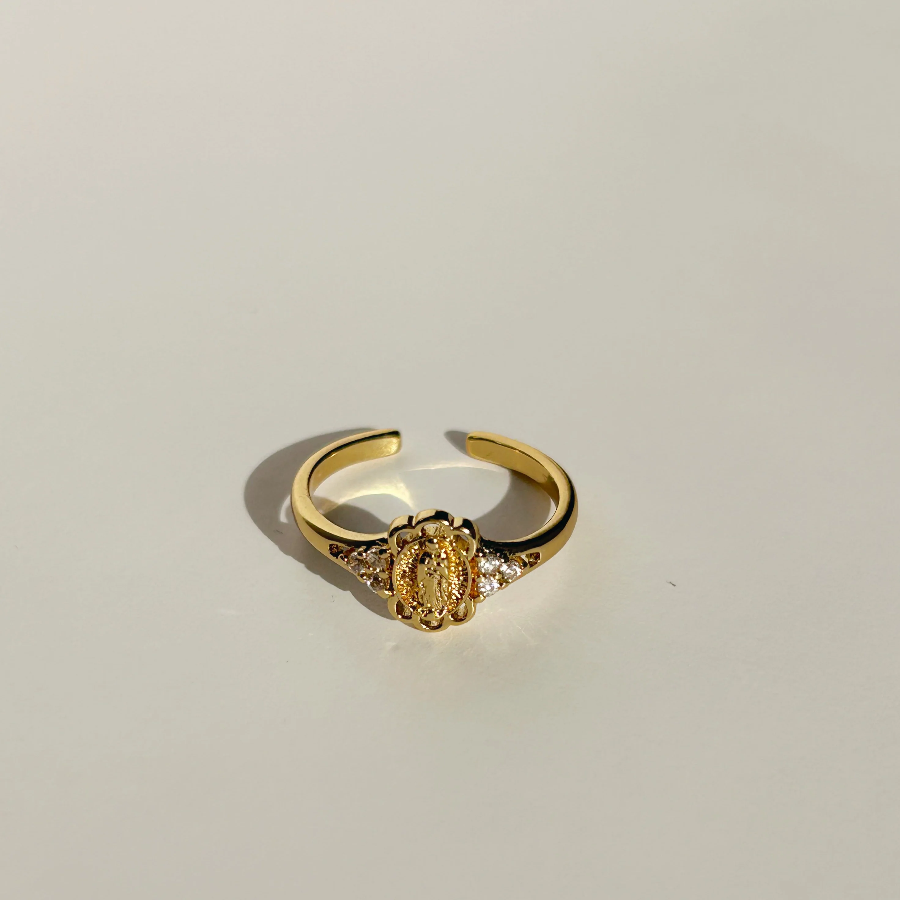 Madre Mar��a Ring