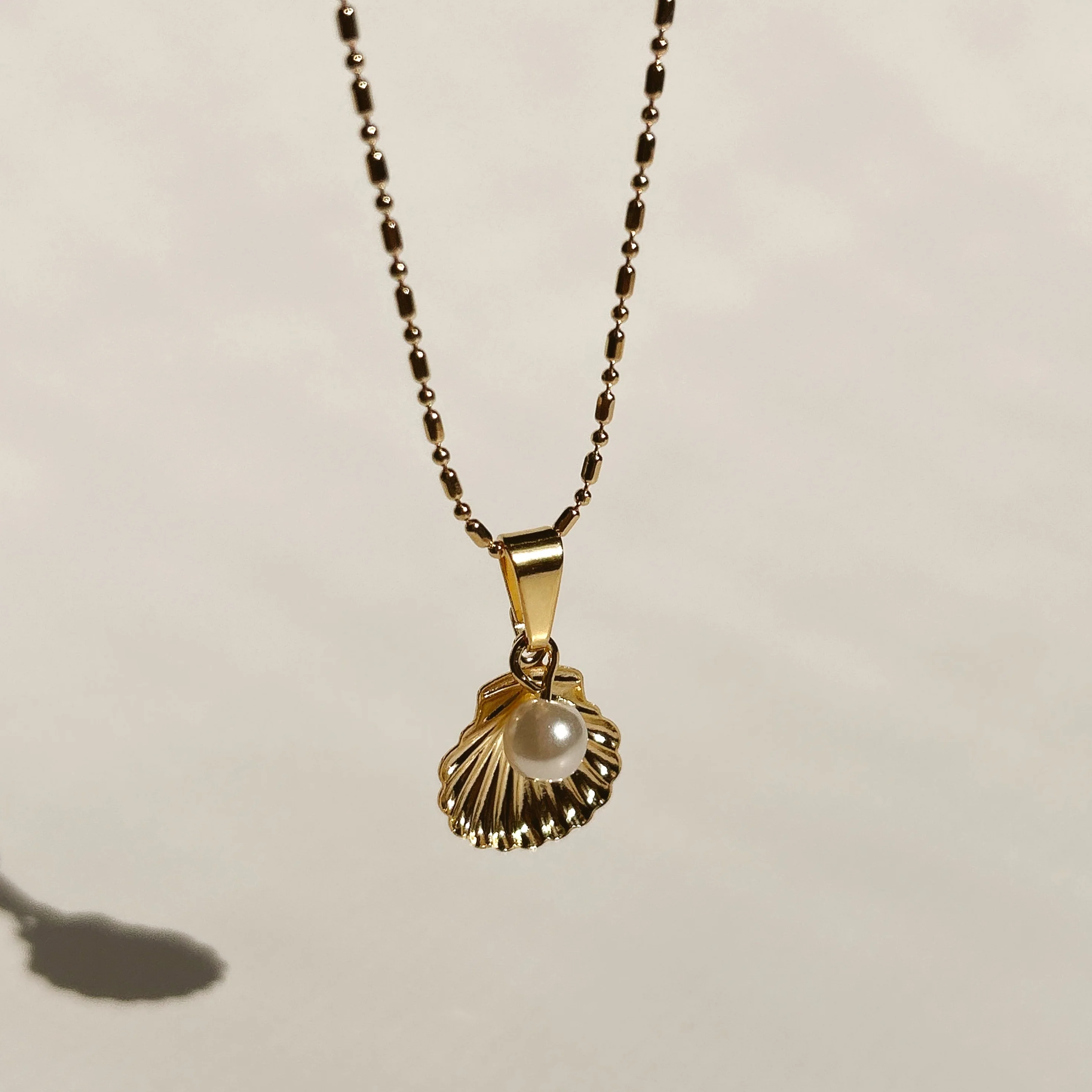 Madreperla Shell Necklace