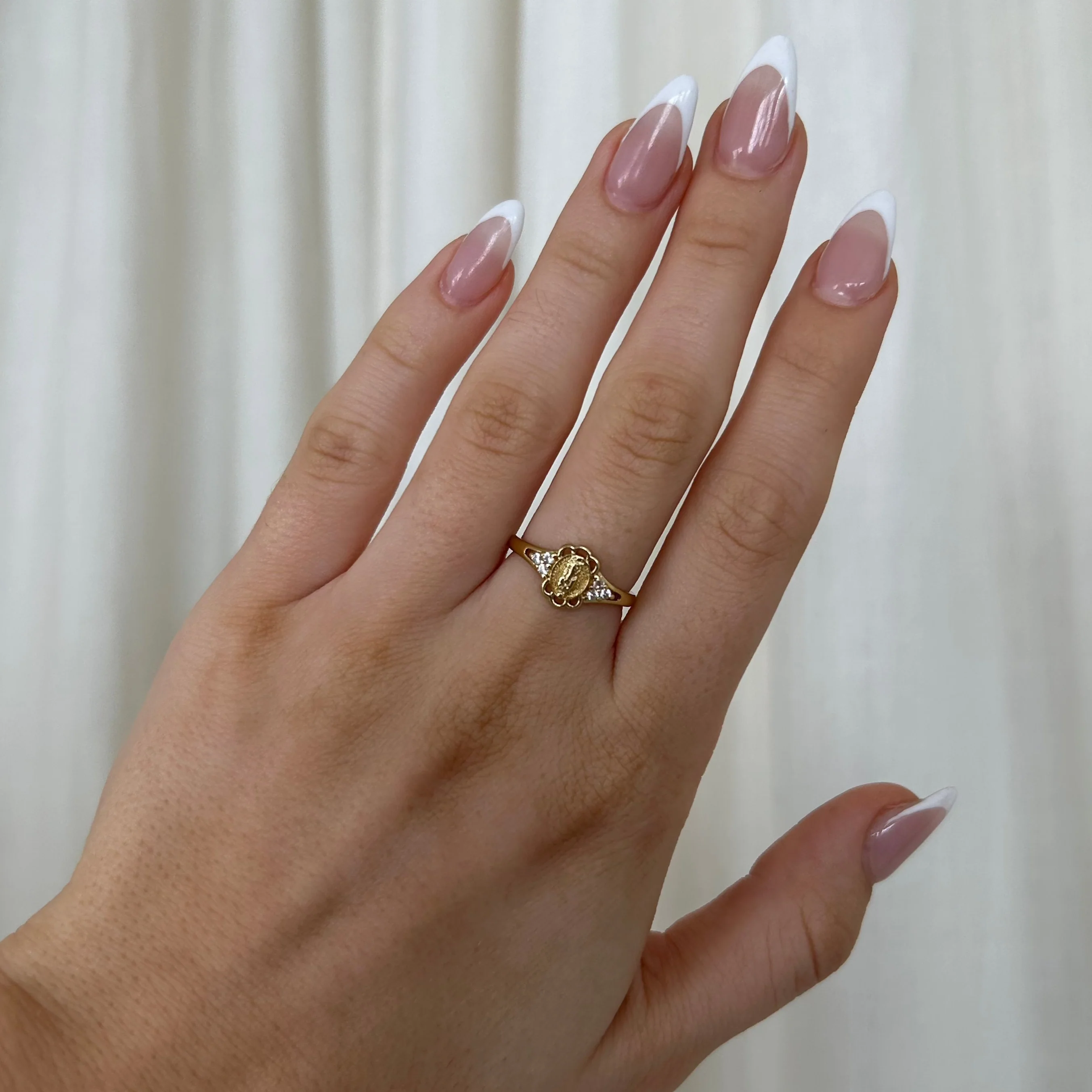 Madre Mar��a Ring