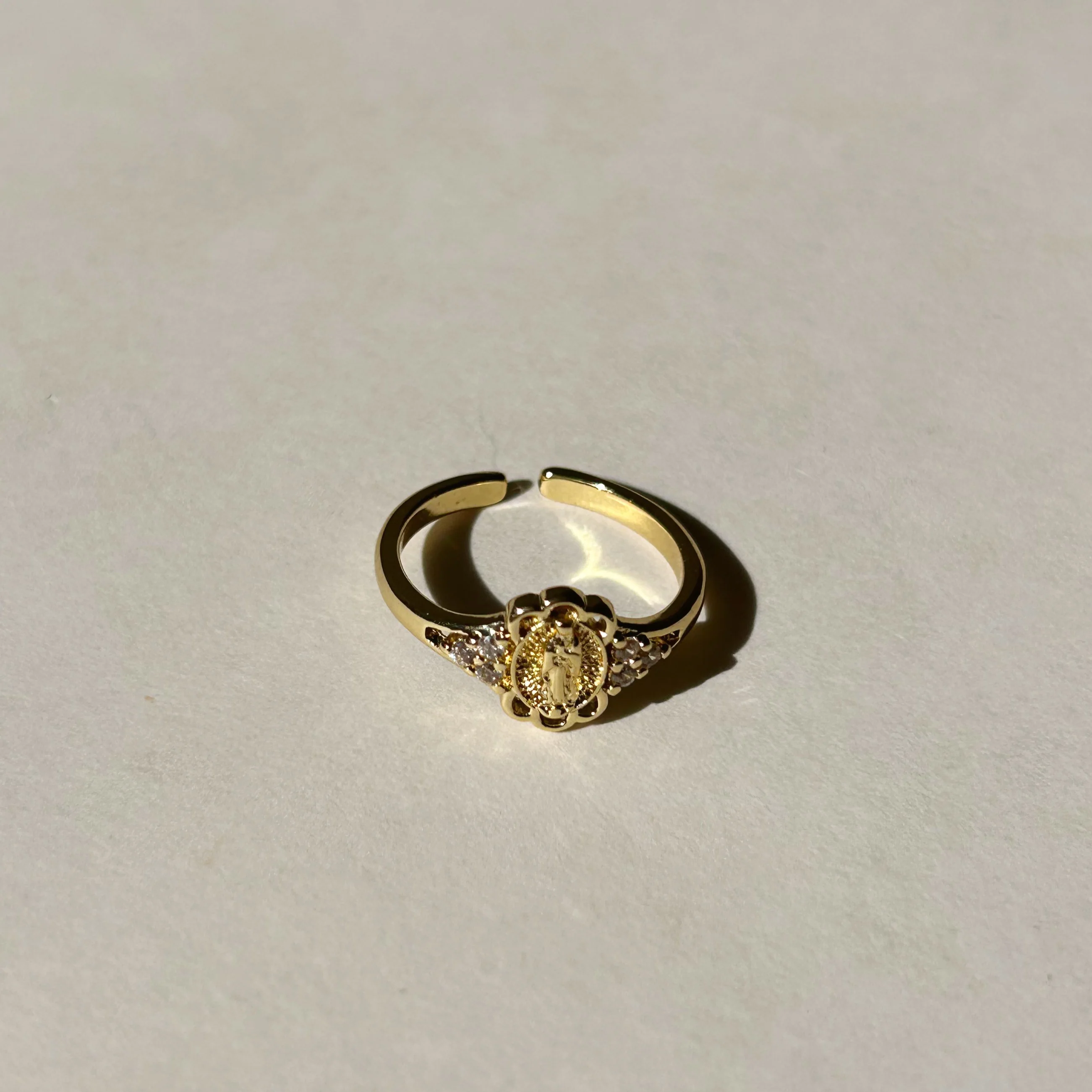 Madre Mar��a Ring