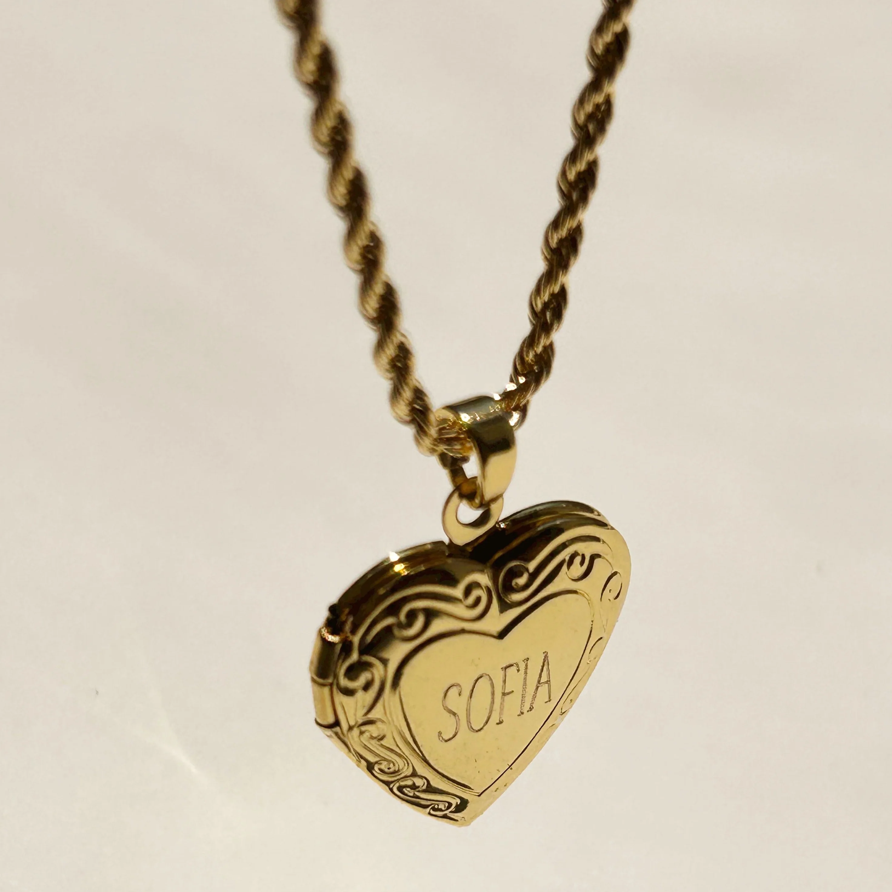 Gold Engraved Detailed Locket Necklace