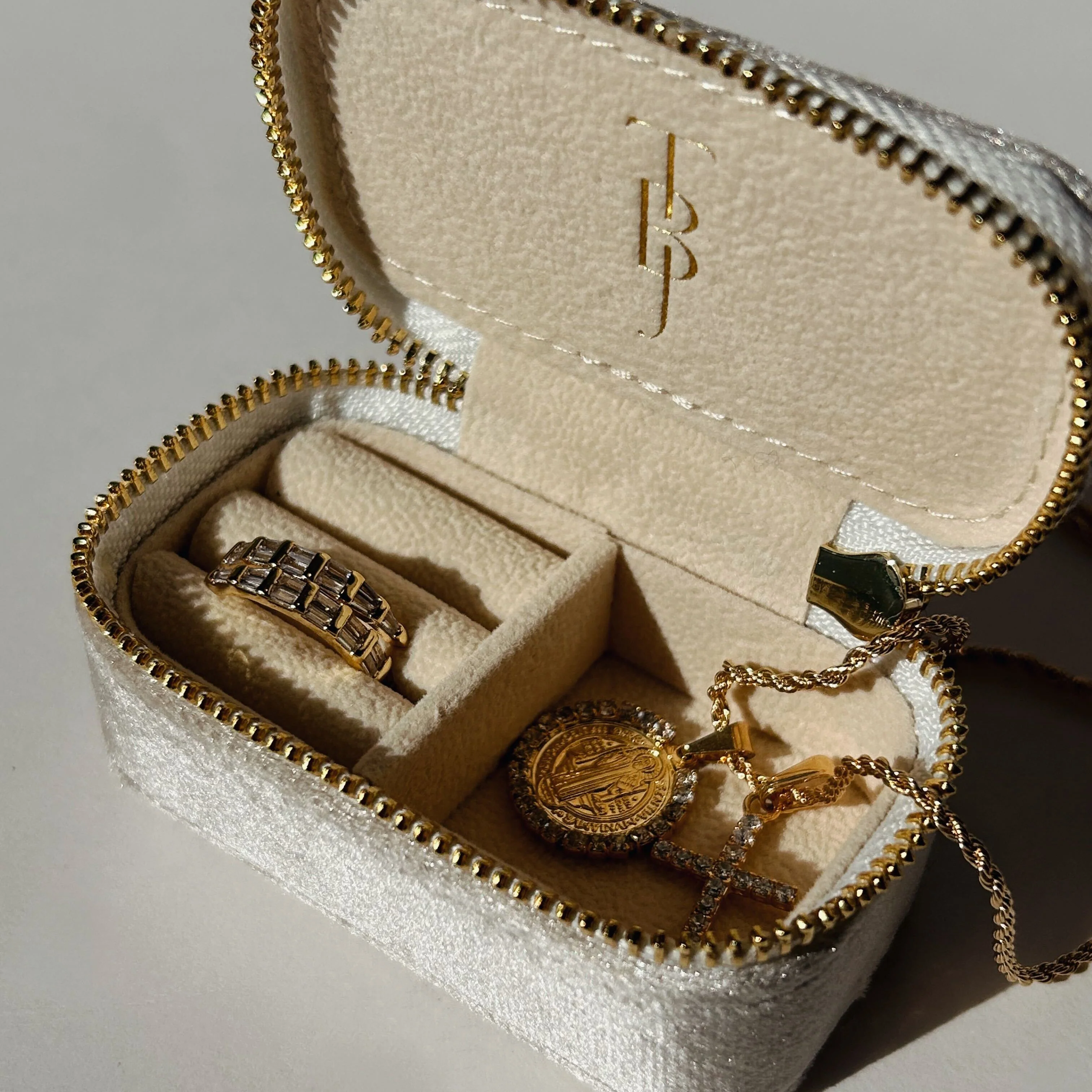 Mini Velvet Jewelry Case