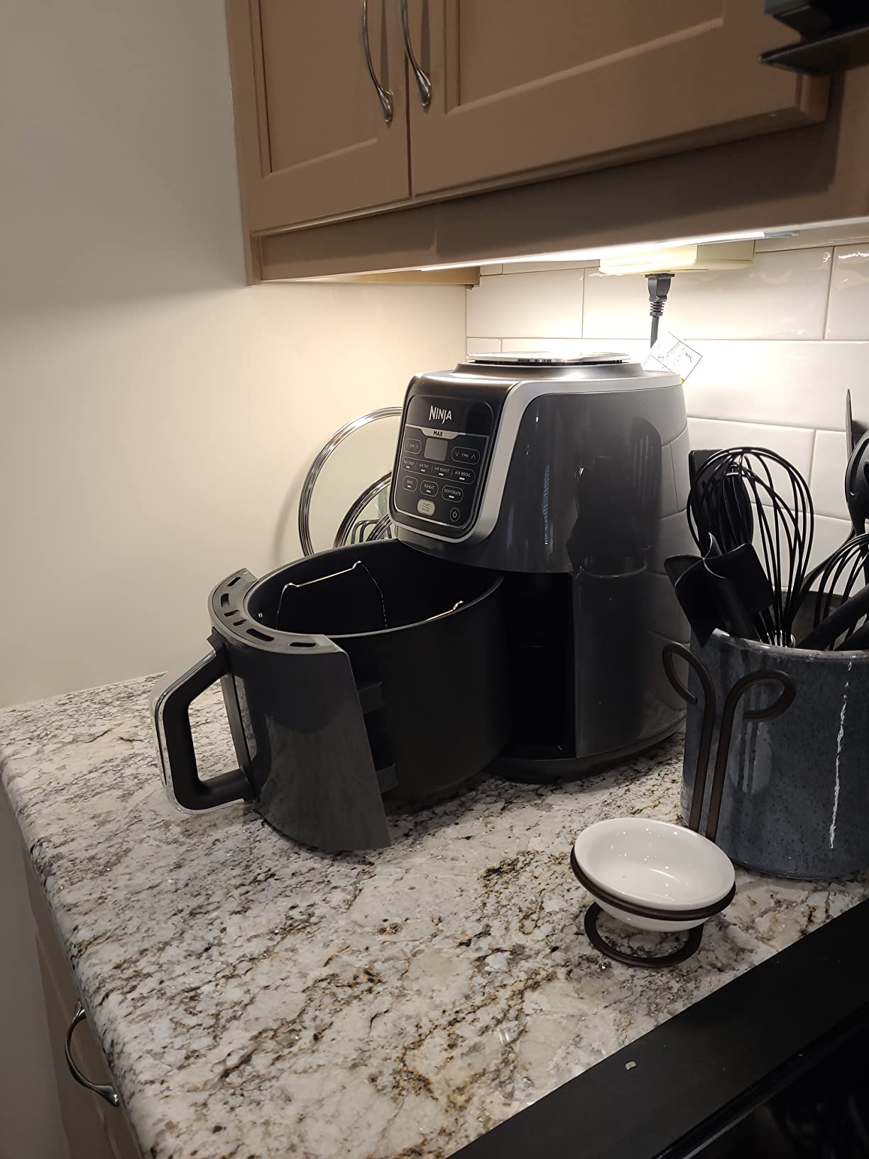 【Appliances】Ninja AF161 Max XL Air Fryer that Cooks, Crisps, Roasts, Bakes, Reheats & Dehydrates, 5.5 Quart