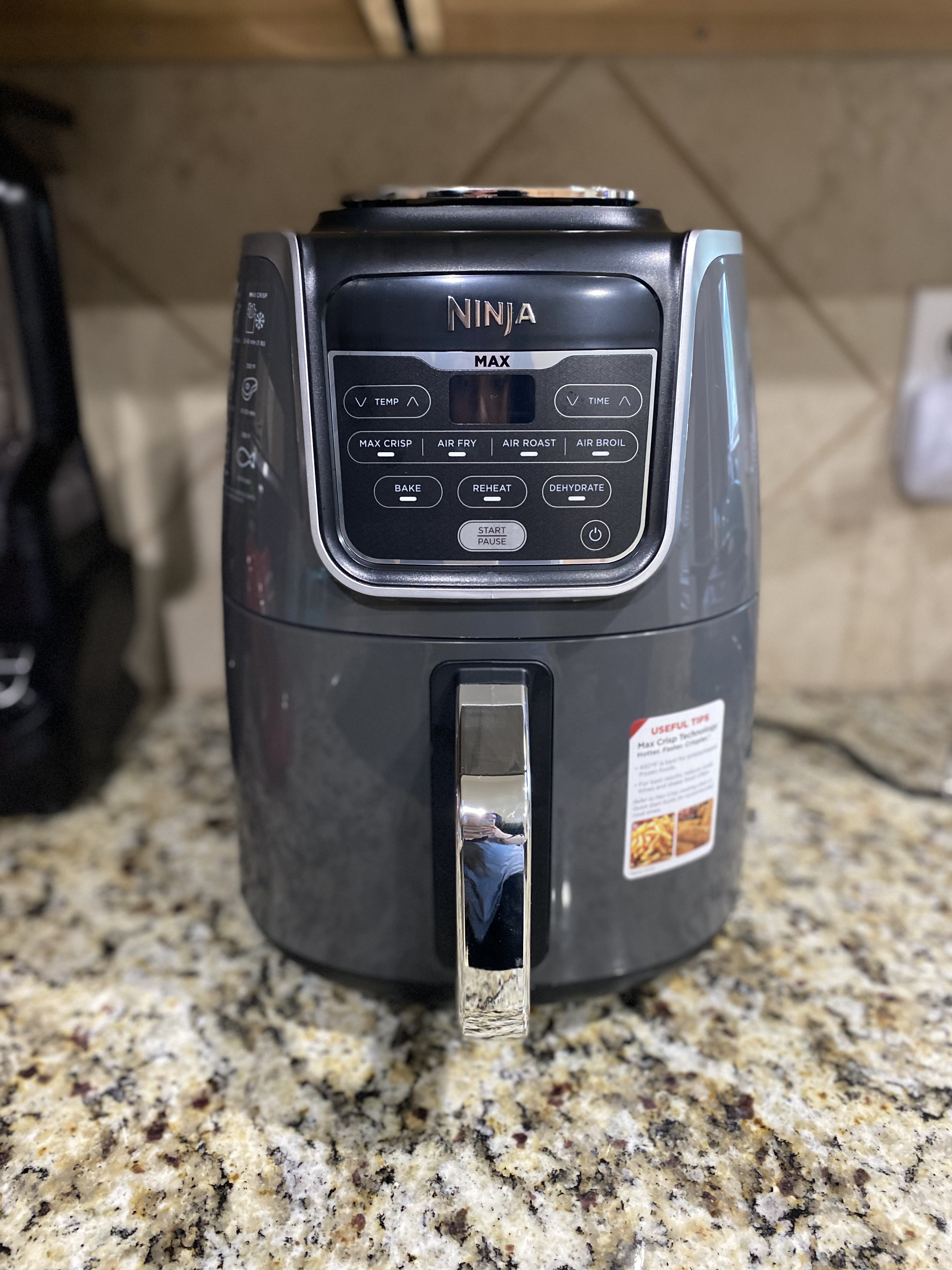 【Appliances】Ninja AF161 Max XL Air Fryer that Cooks, Crisps, Roasts, Bakes, Reheats & Dehydrates, 5.5 Quart