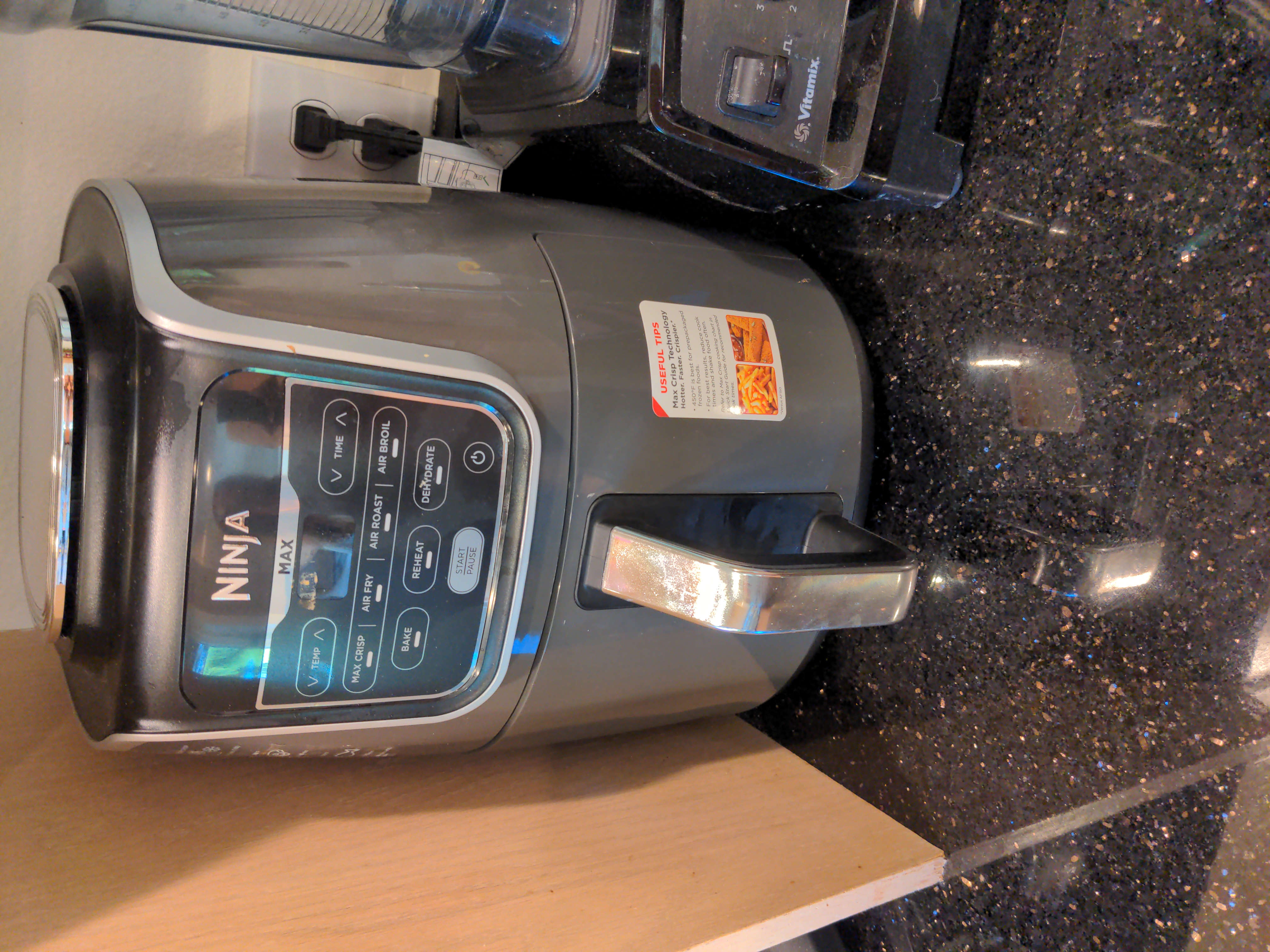 【Appliances】Ninja AF161 Max XL Air Fryer that Cooks, Crisps, Roasts, Bakes, Reheats & Dehydrates, 5.5 Quart