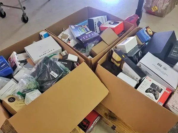 Lucky box - Chances of getting a cell phone, computer, tablet