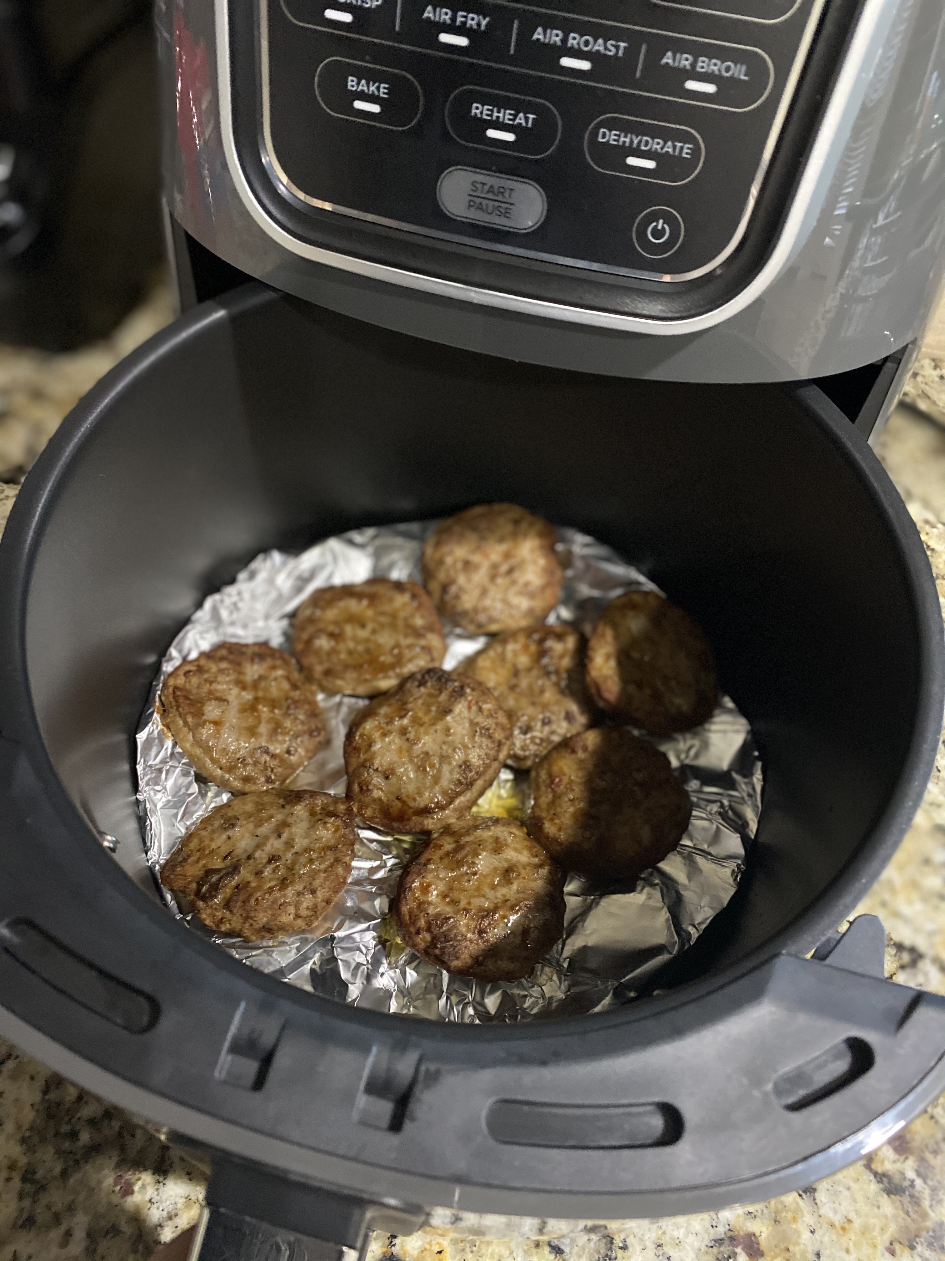 【Appliances】Ninja AF161 Max XL Air Fryer that Cooks, Crisps, Roasts, Bakes, Reheats & Dehydrates, 5.5 Quart