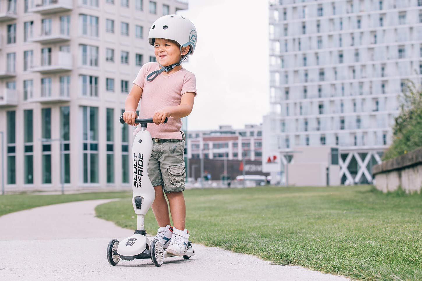 【Sports&Outdoors】Children Adjustable Seated or Standing 2-in-1 Scooter Including Safety Pad for Tip Prevention