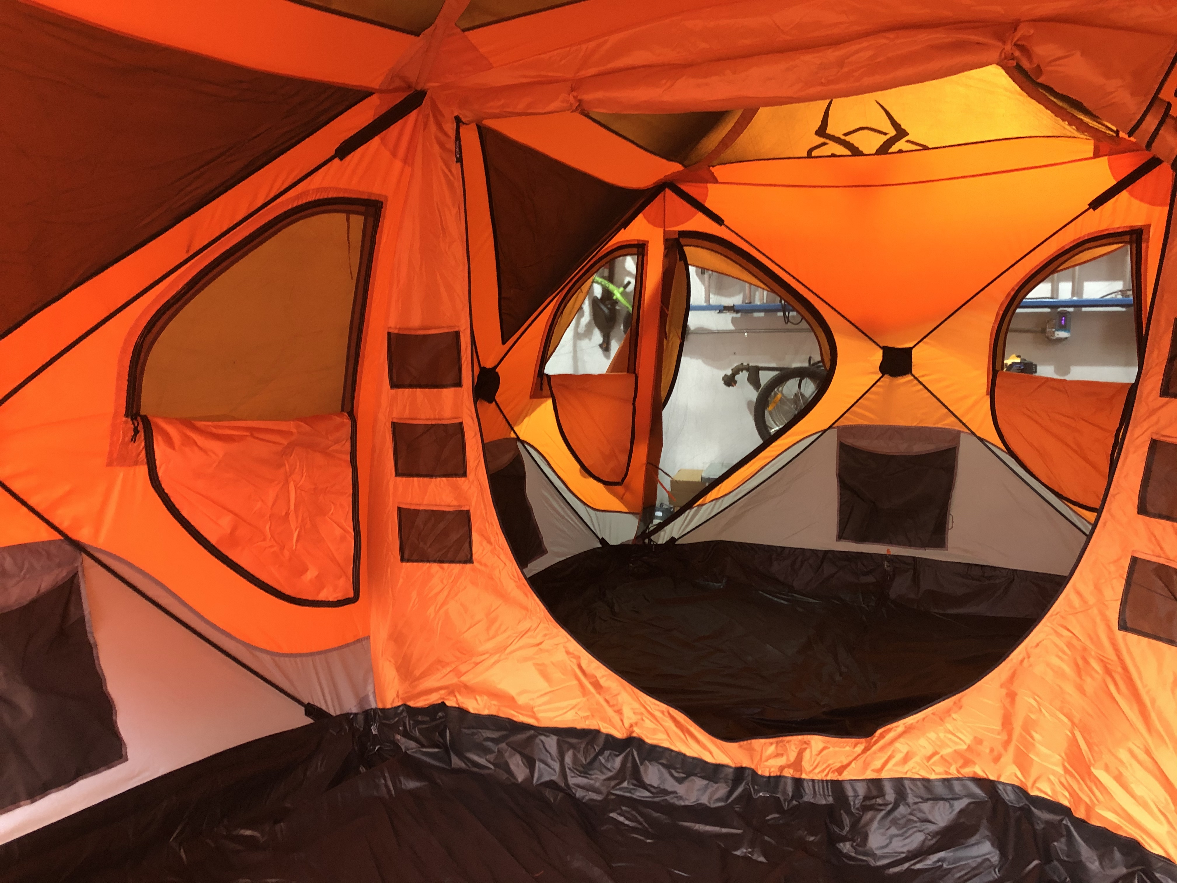 【Sports&Outdoors】T8 Hub Tent, Easy 90 Second Set-Up, Waterproof, UV Resistant, Removable Floor, 8-Person