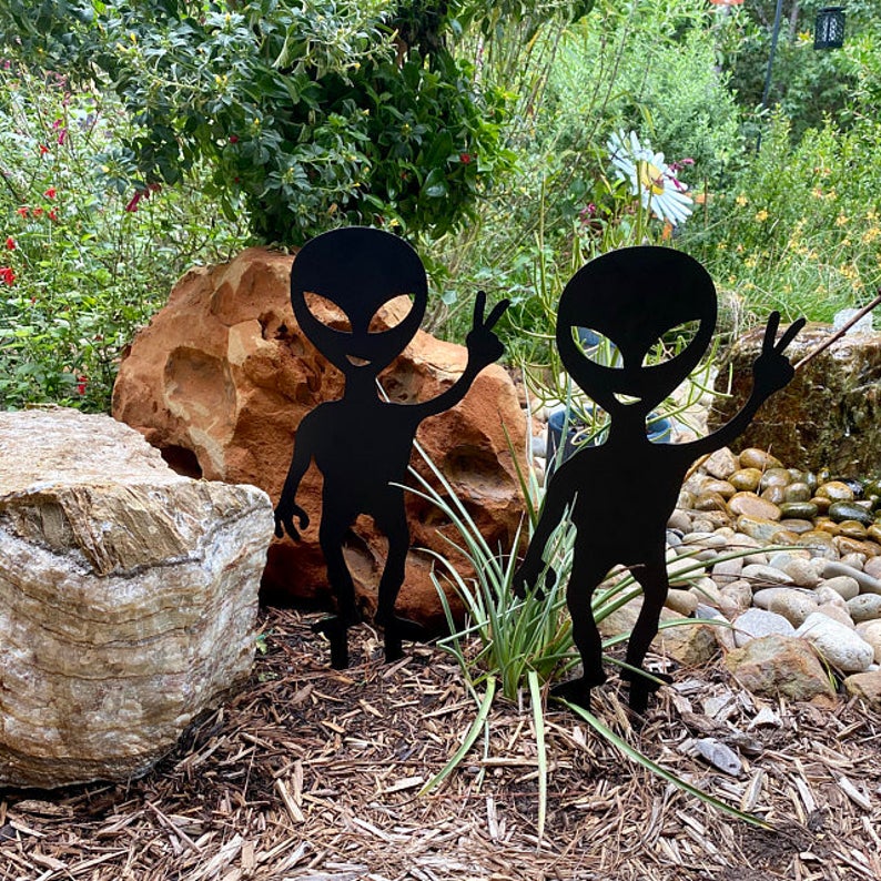 Cute and Unique ghost zombies - Halloween yard decor Metal art