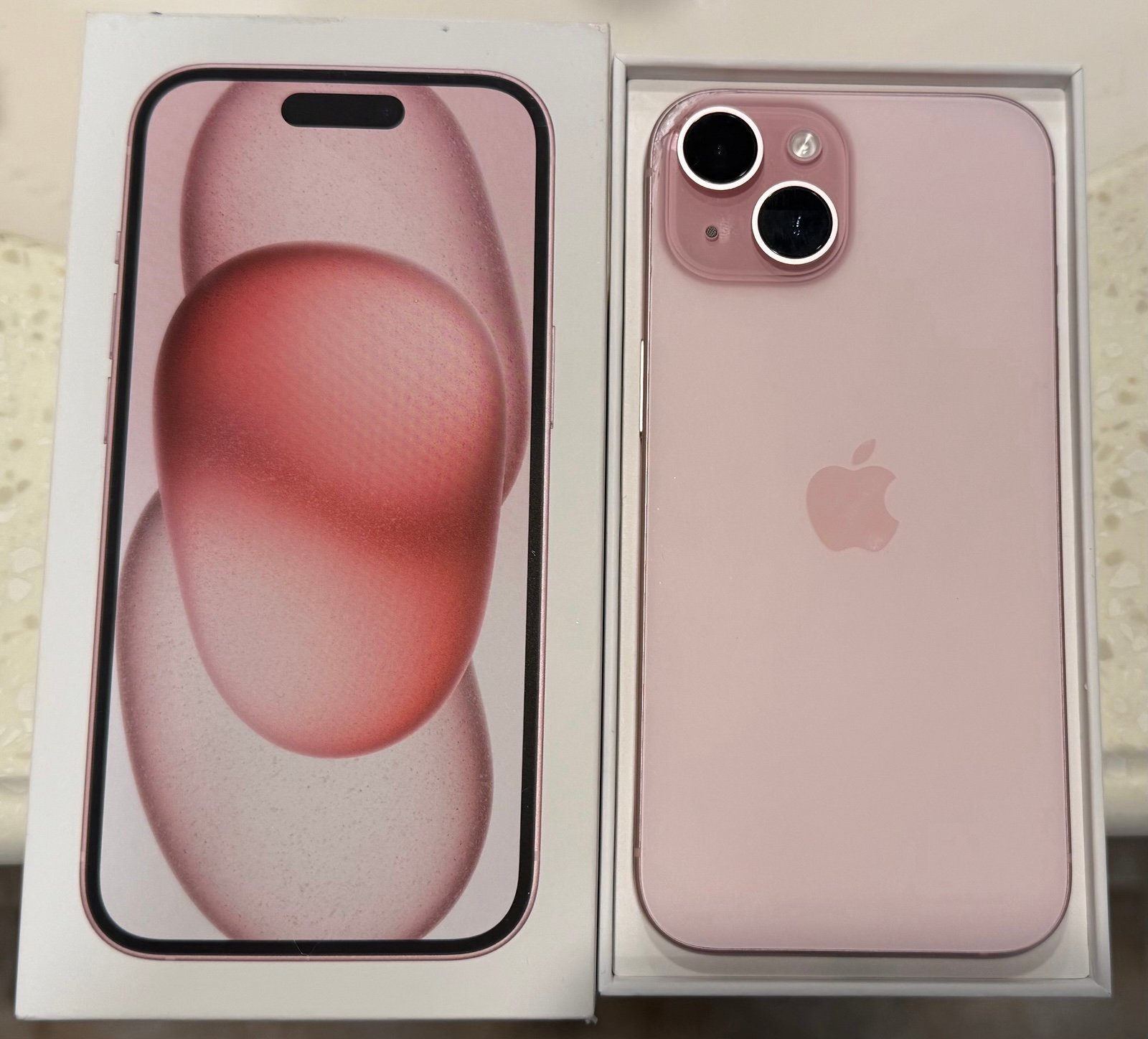 iPhone 15 8P19