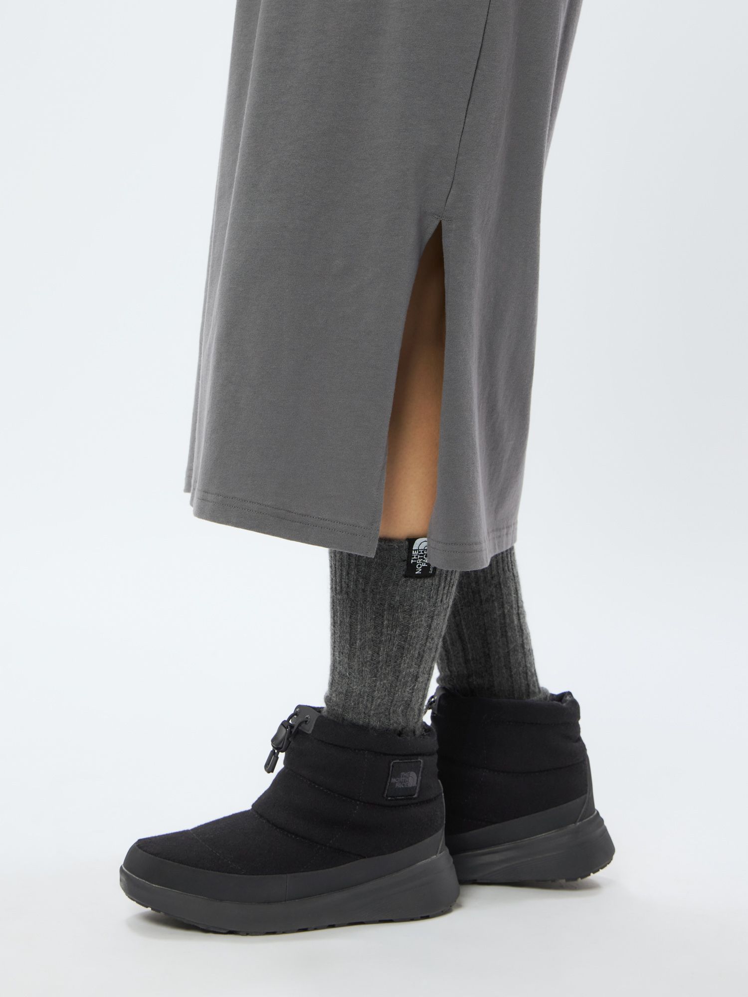 ヌプシ ブーティ ウォータープルーフ VIII ロゴ ショート（レディース）