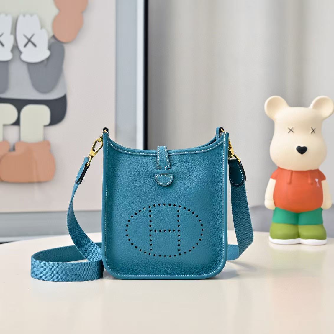 Evelyn 16-29 Custom-made