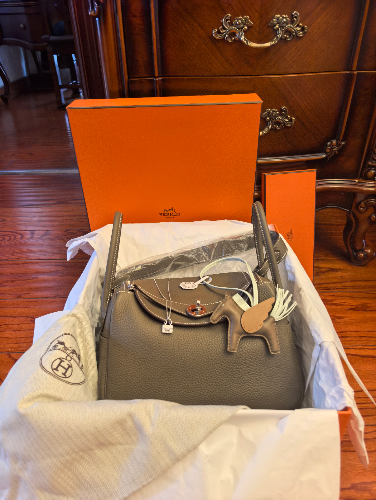 Lindy 19-26 customize