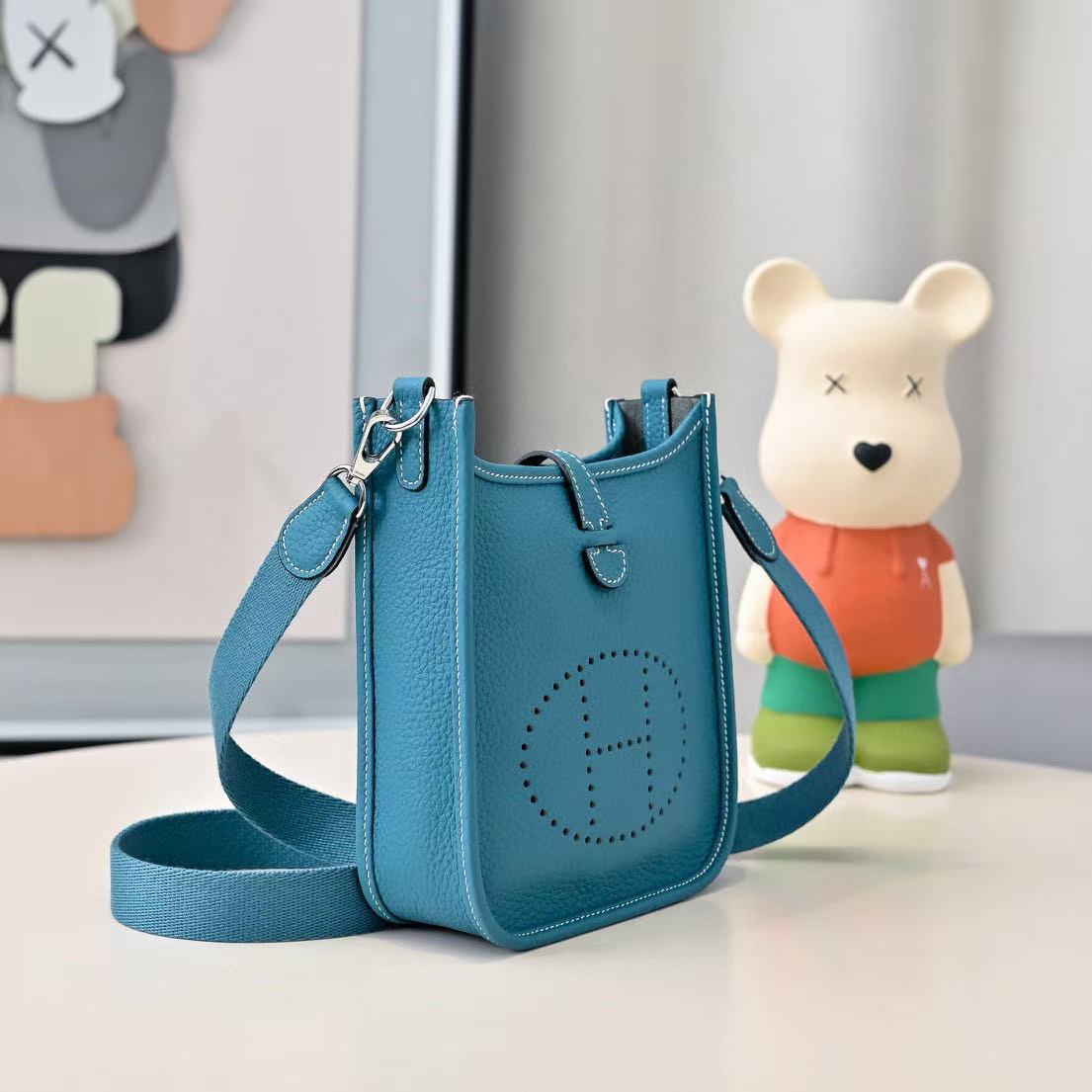 Evelyn 16-29 Custom-made