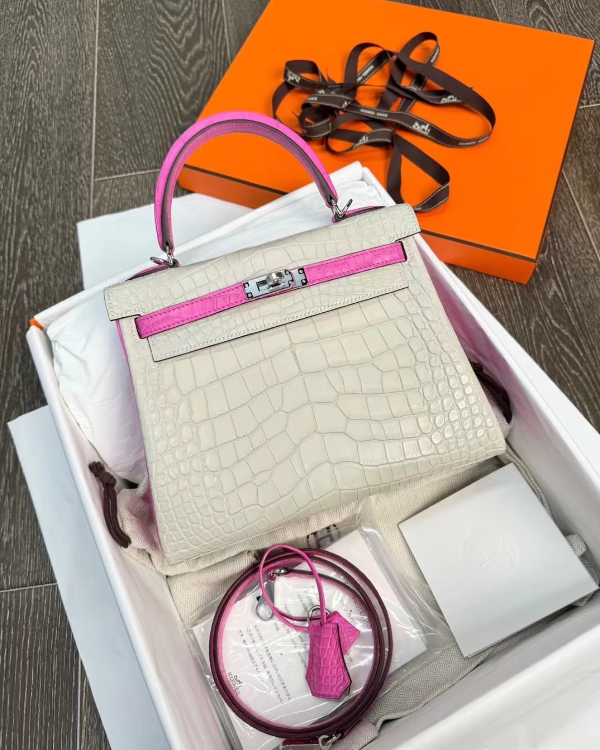Crocodile Colorblock Kelly 25-35cm Inseam 💕