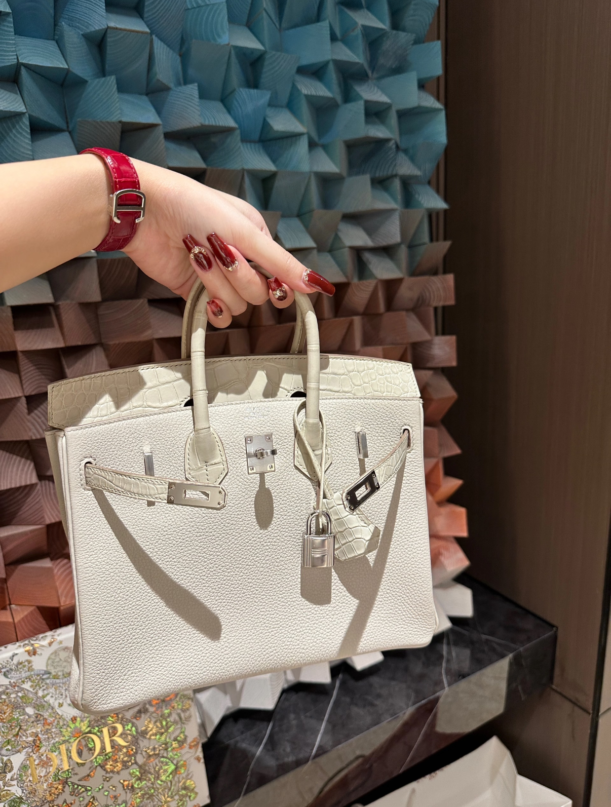 Glacier White 25-30 Touch Crocodile Leather