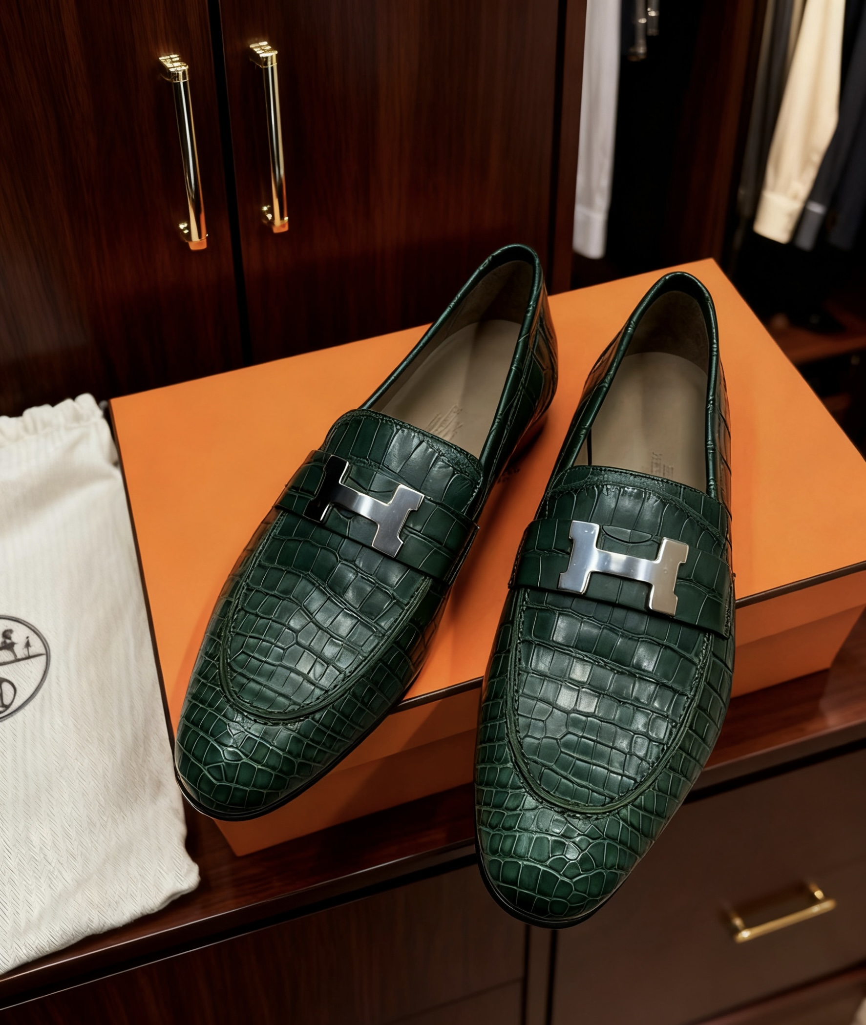 Custom crocodile leather shoes