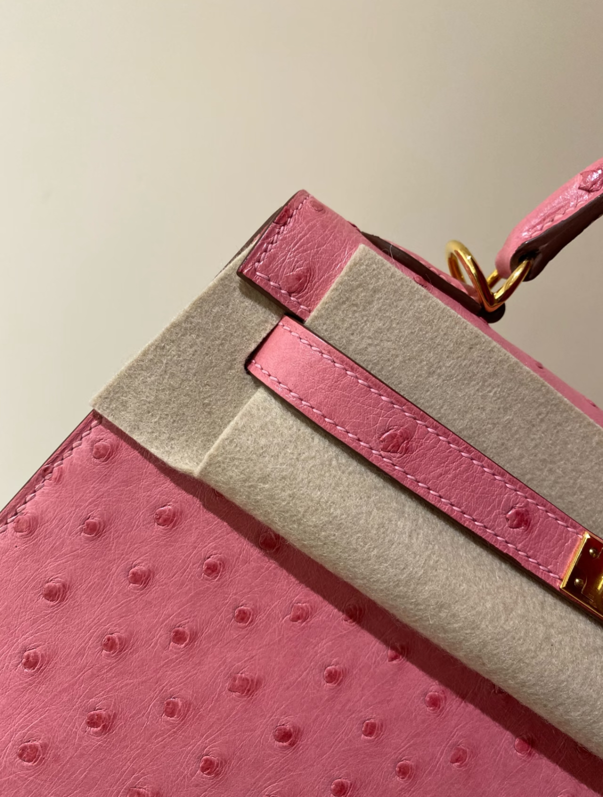 Kelly 25-28 Ceramic Pink Ostrich Leather Custom Gold buckle