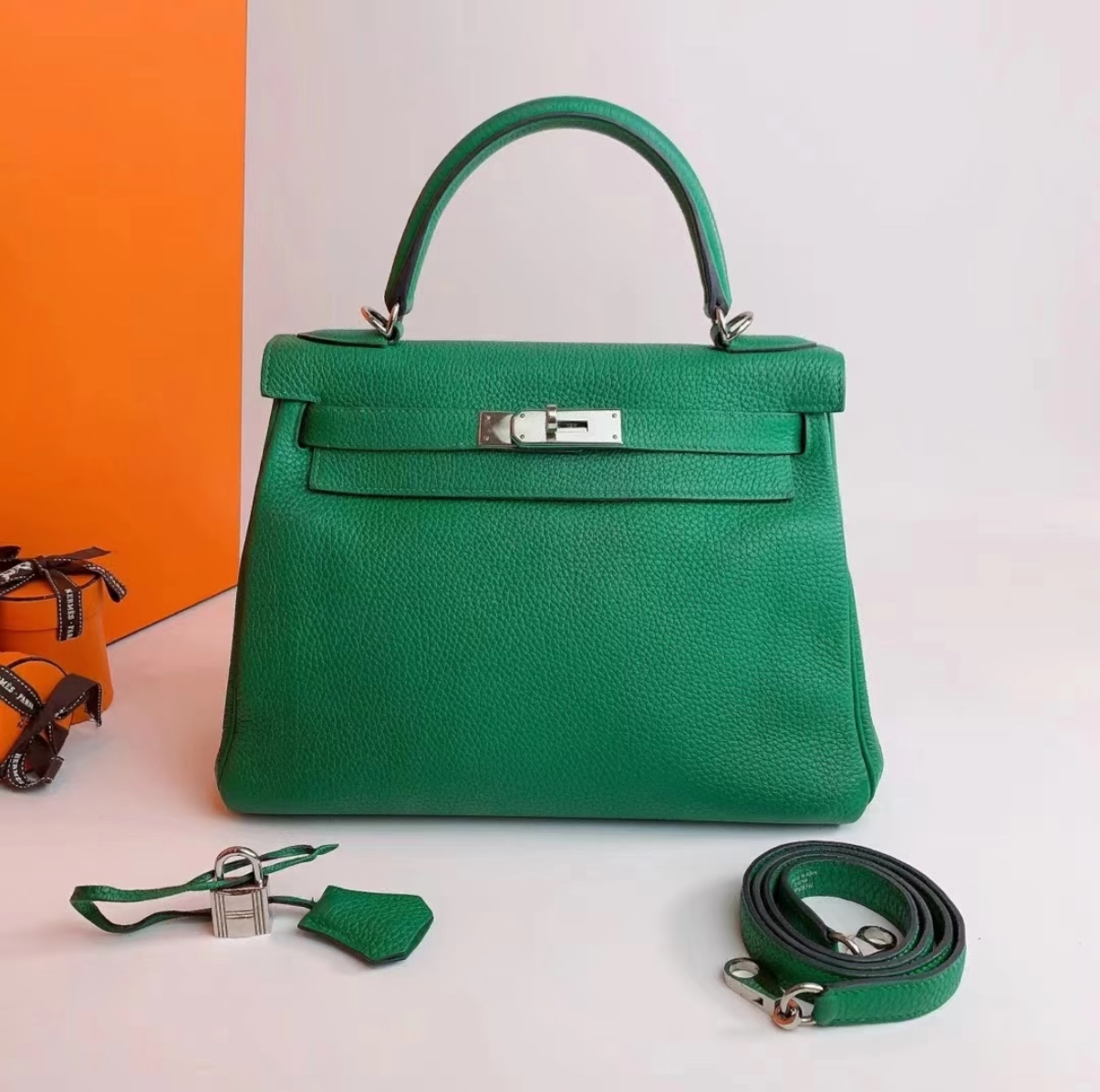 Kelly 28 Vert Comics Silver Buckle Custom