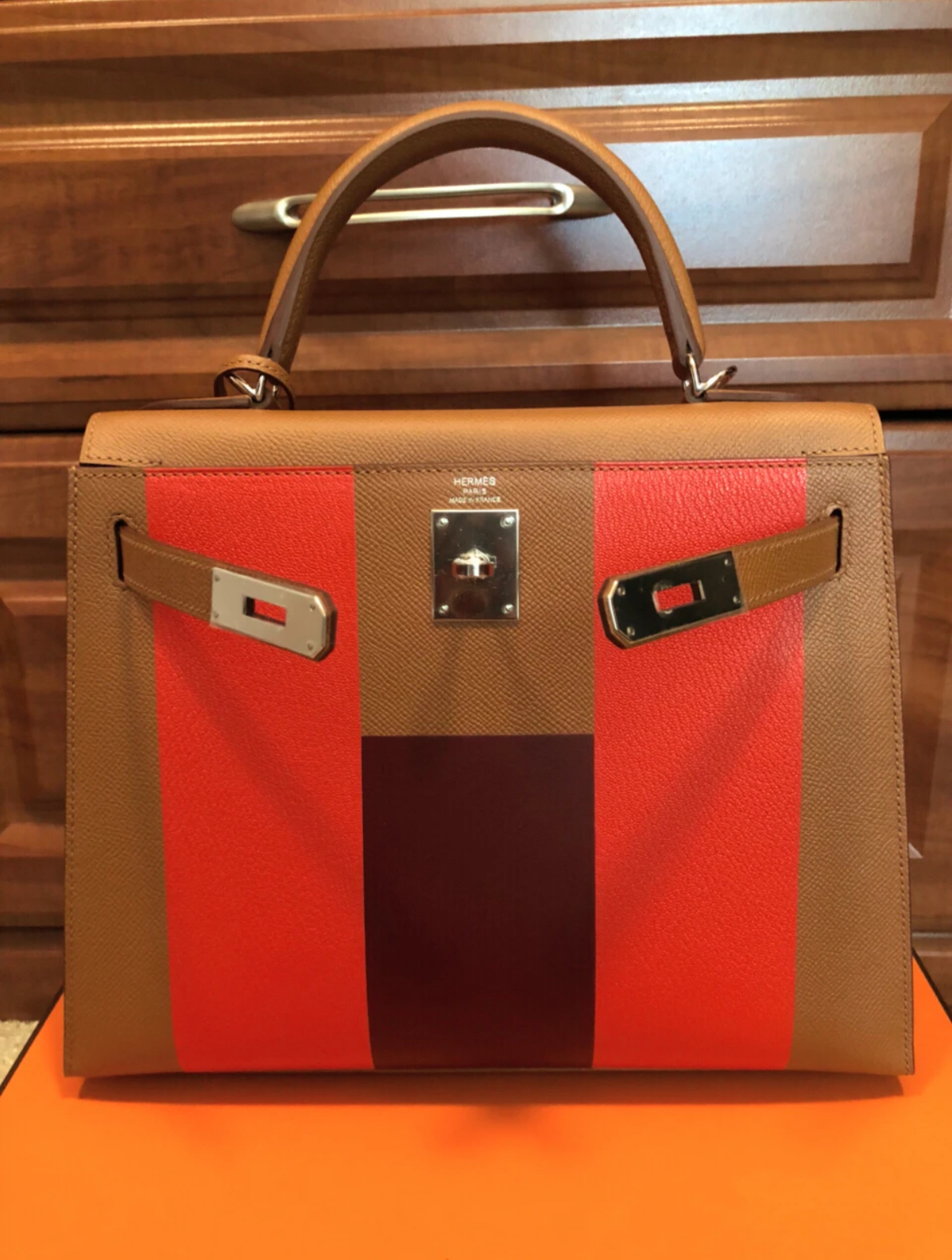 Kelly 28-32 Letter Bag 