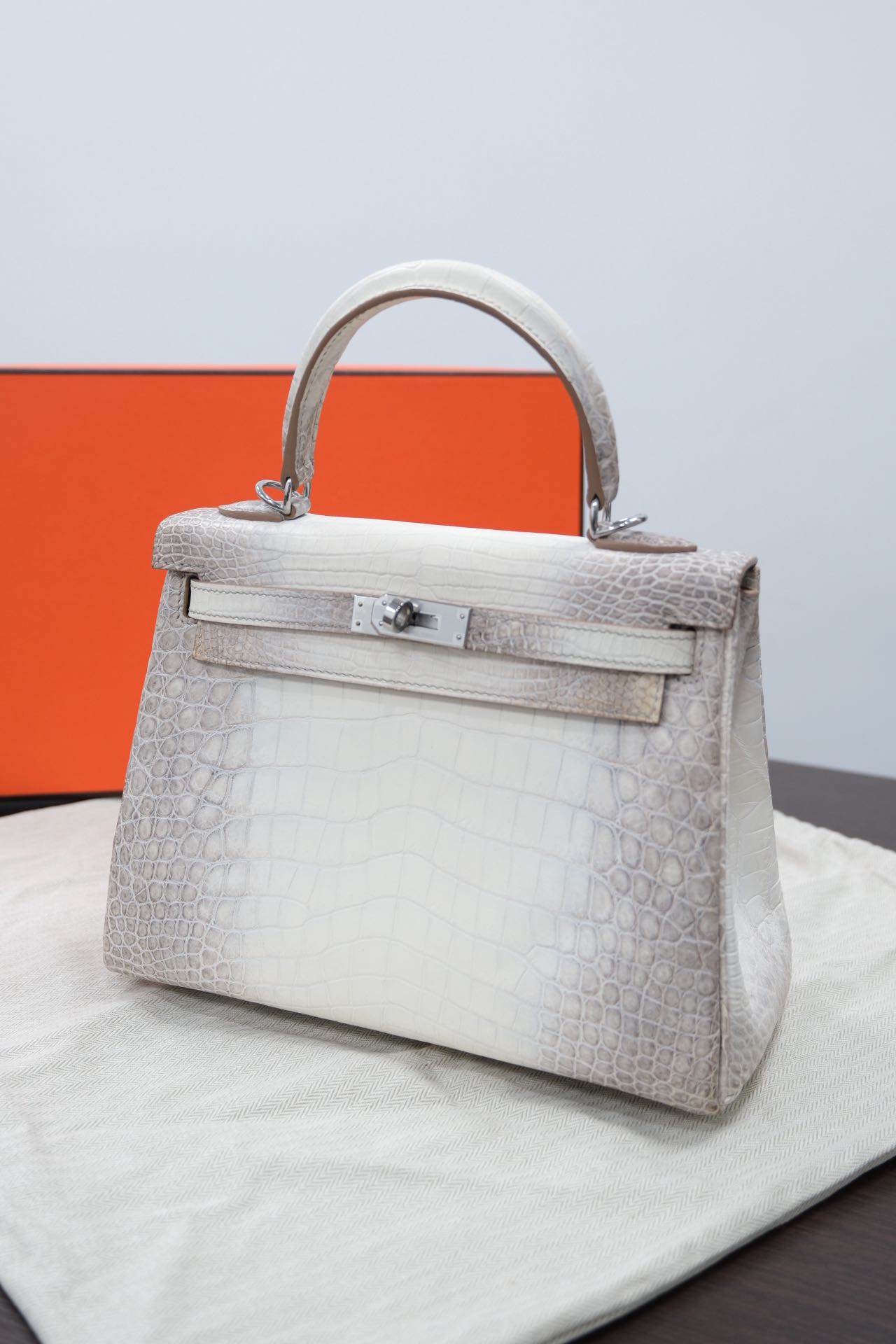 Limited-time special offer on Himalaya Kelly 25, in stock.