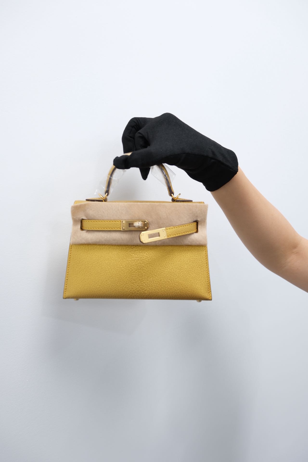 Kelly mini 19, gold buckle. Limited-time special offer, in stock.