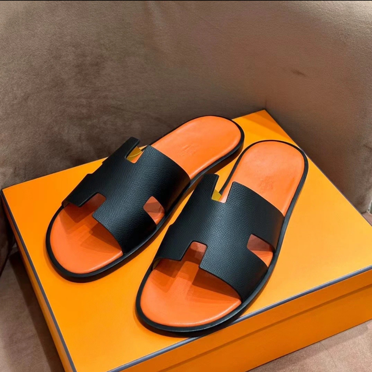 Men's slippers, orange and black