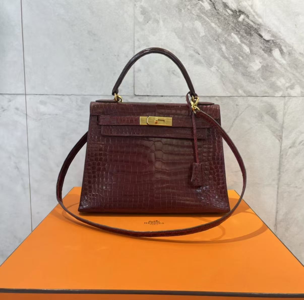 Kelly 25-28 Bordeaux red crocodile leather Custom