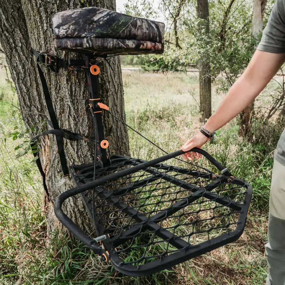 THE OUTFITTER IN MOSSY OAK