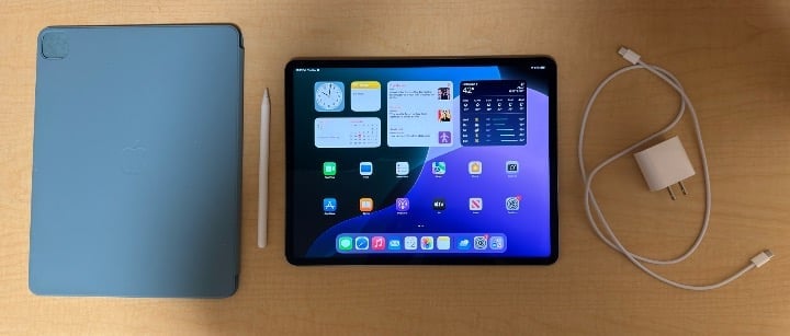 ACCESSORIES INCLUDED - M2 12.9