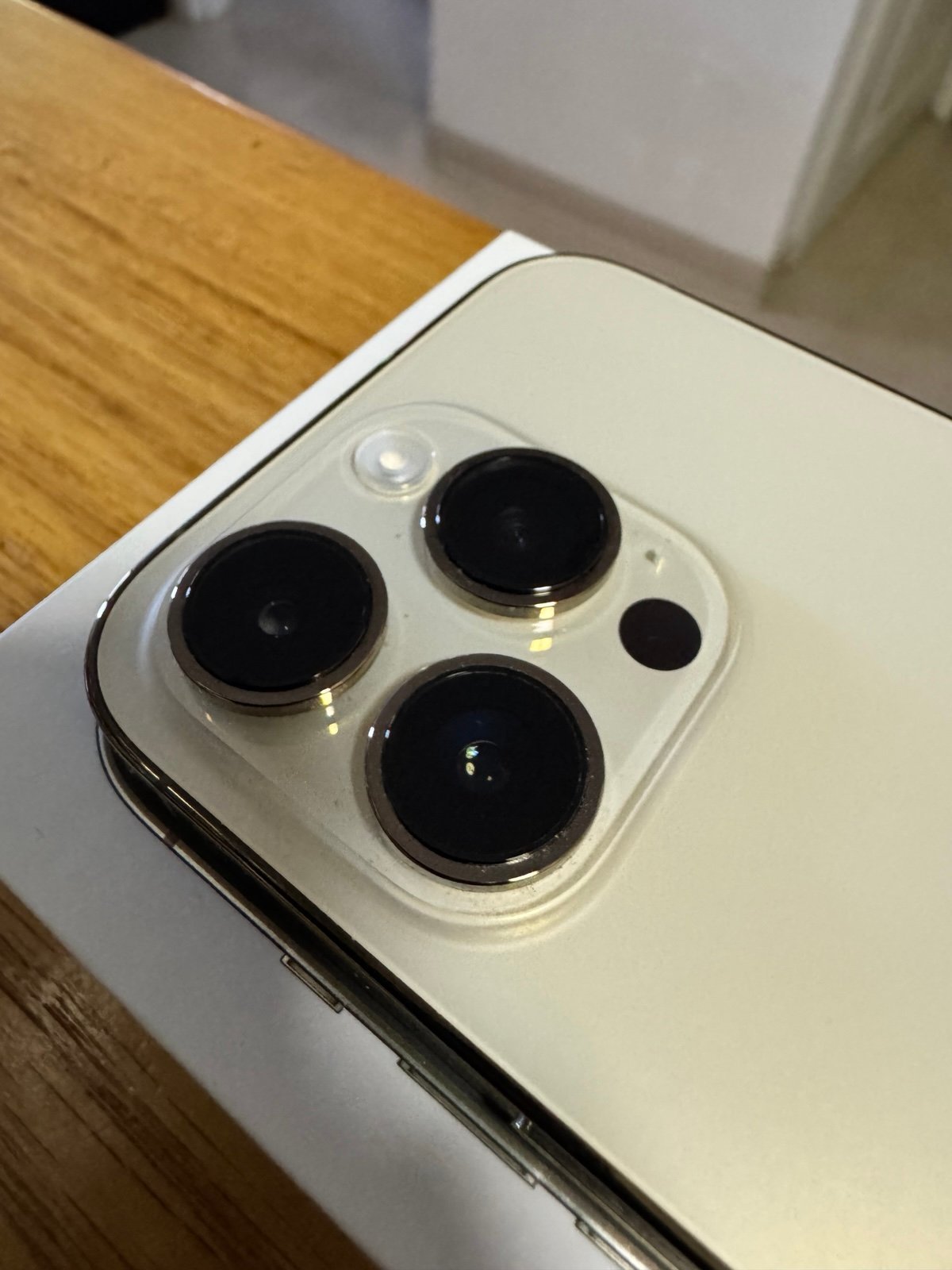 Apple iPhone 14 Pro 256GB Gold - Unlocked 7T29