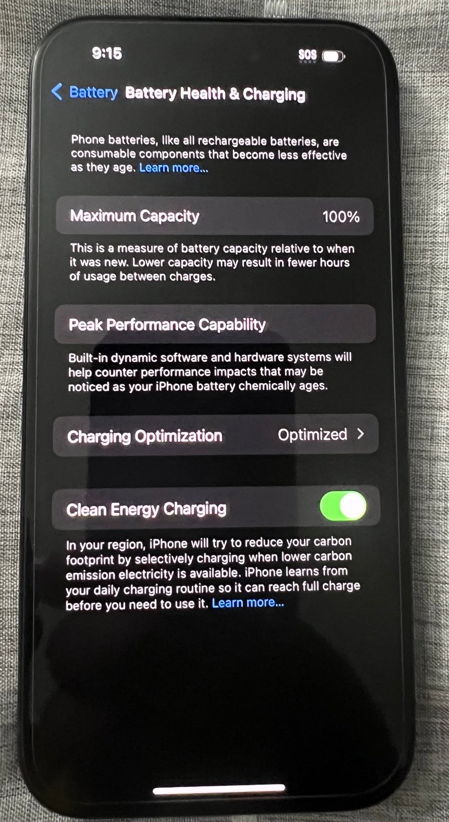 Apple iPhone 15 128 GB in Black 7W95