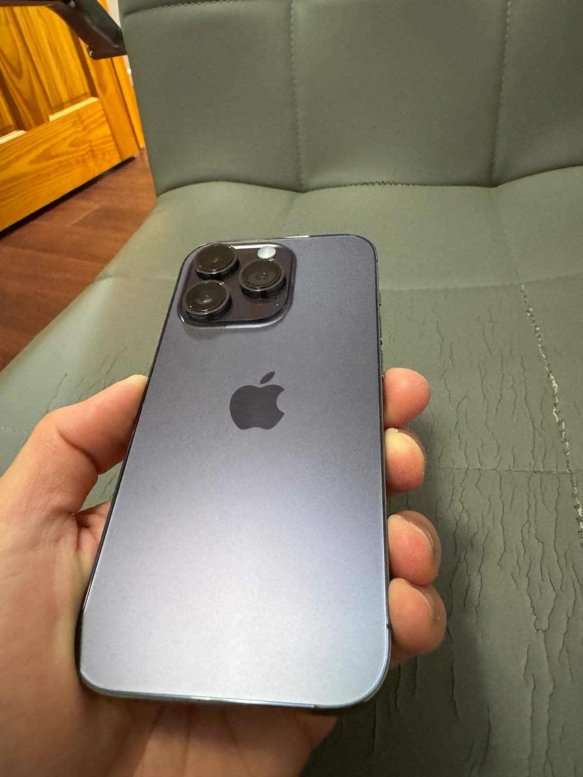 Apple iPhone 14 Pro 128gb purple great condition 8G96