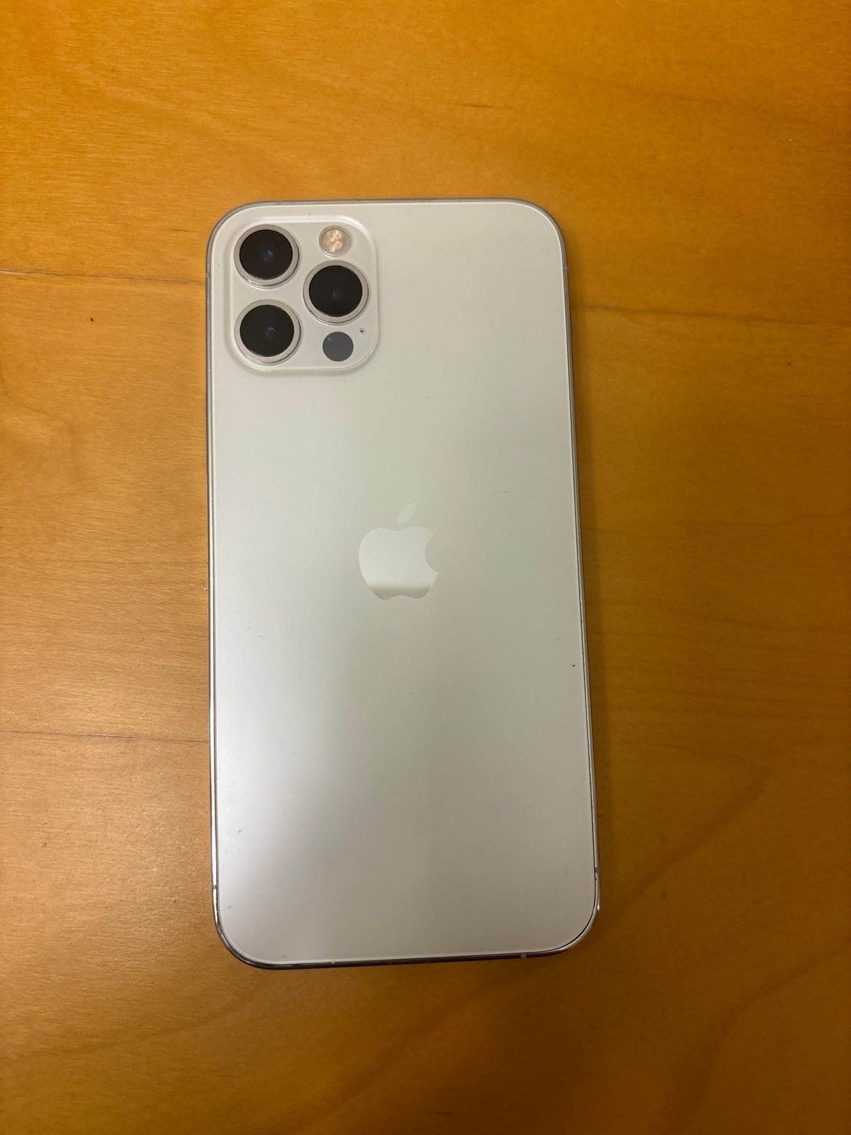 Apple iPhone 12 Pro 256 GB in Silver for AT&T 6N33