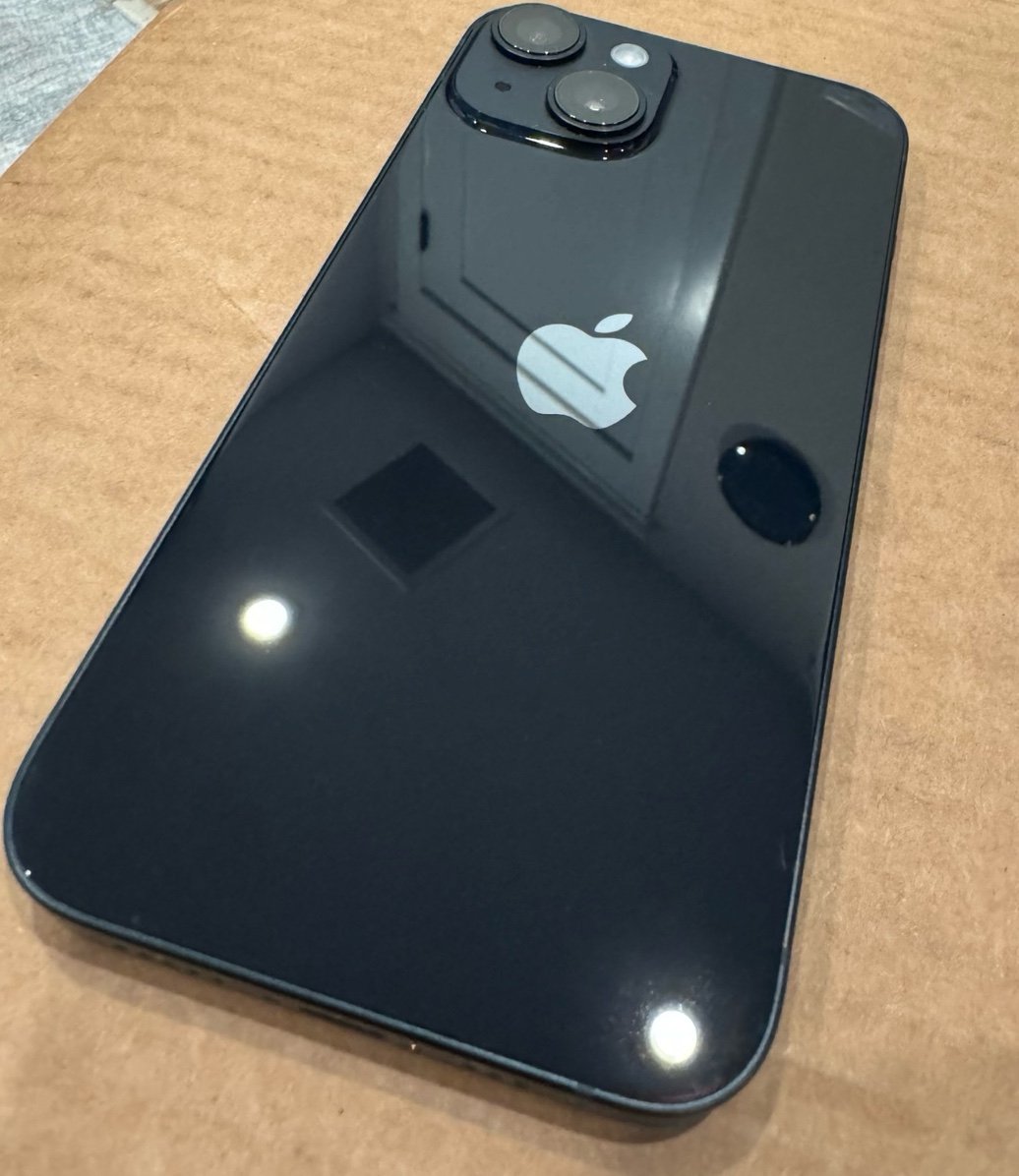 Apple iPhone 14 256gb in Midnight - iCloud & Carrier Unlocked With Otterbox 8J63