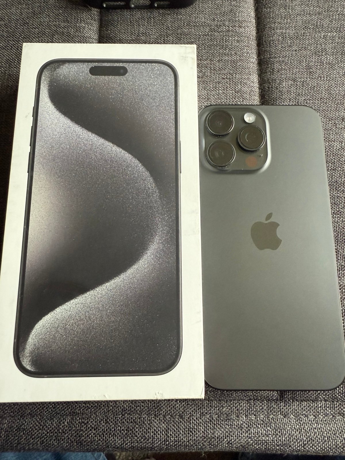 iPhone 15 Pro max *NO SIM RESTRICTIONS* 2X87