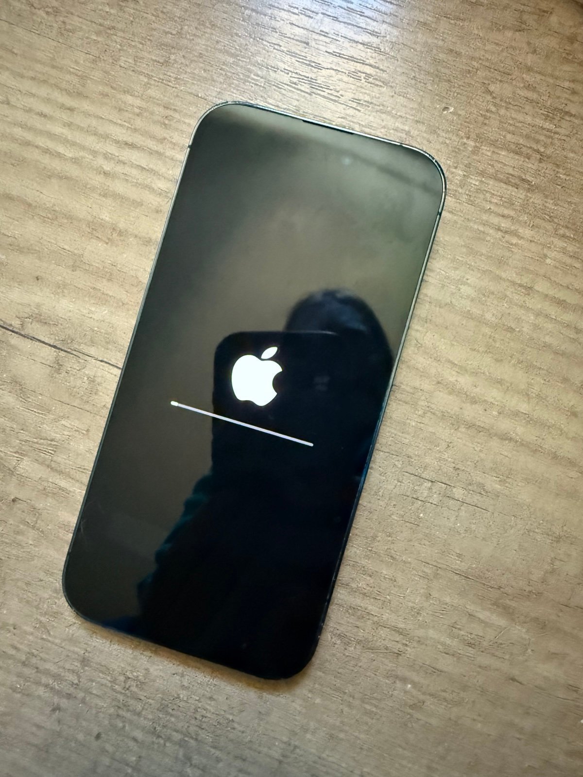 iPhone 14 Pro 256gb purple great condition plus 5 cases 3D53