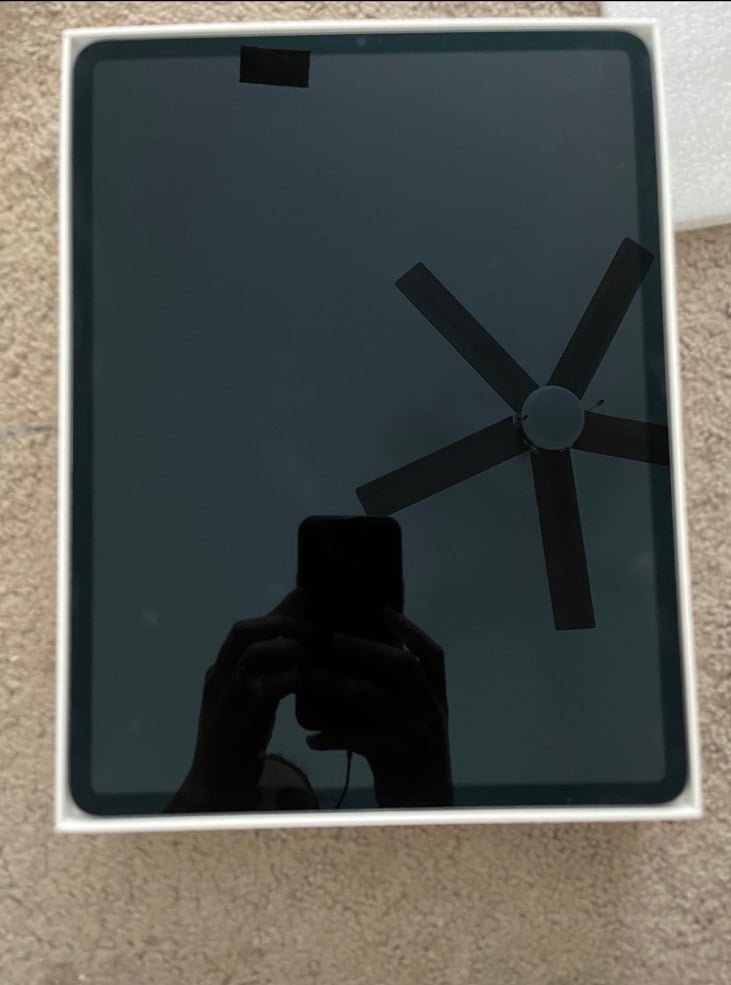 Apple iPad Pro 12.9 inch. 128gb. 2nd Generation Apple Pencil 3U39