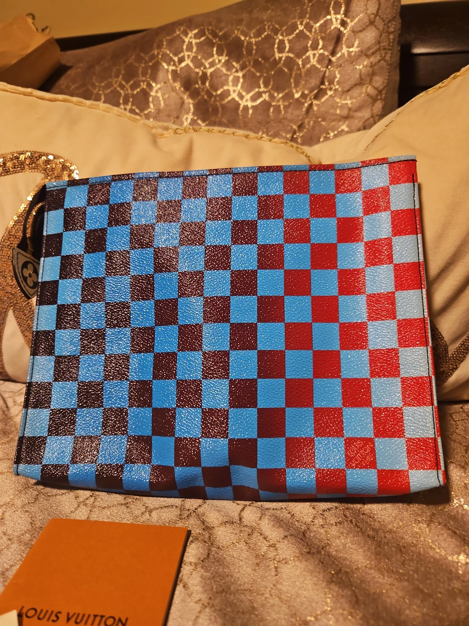 LOUIS VUITTON CLUTCH