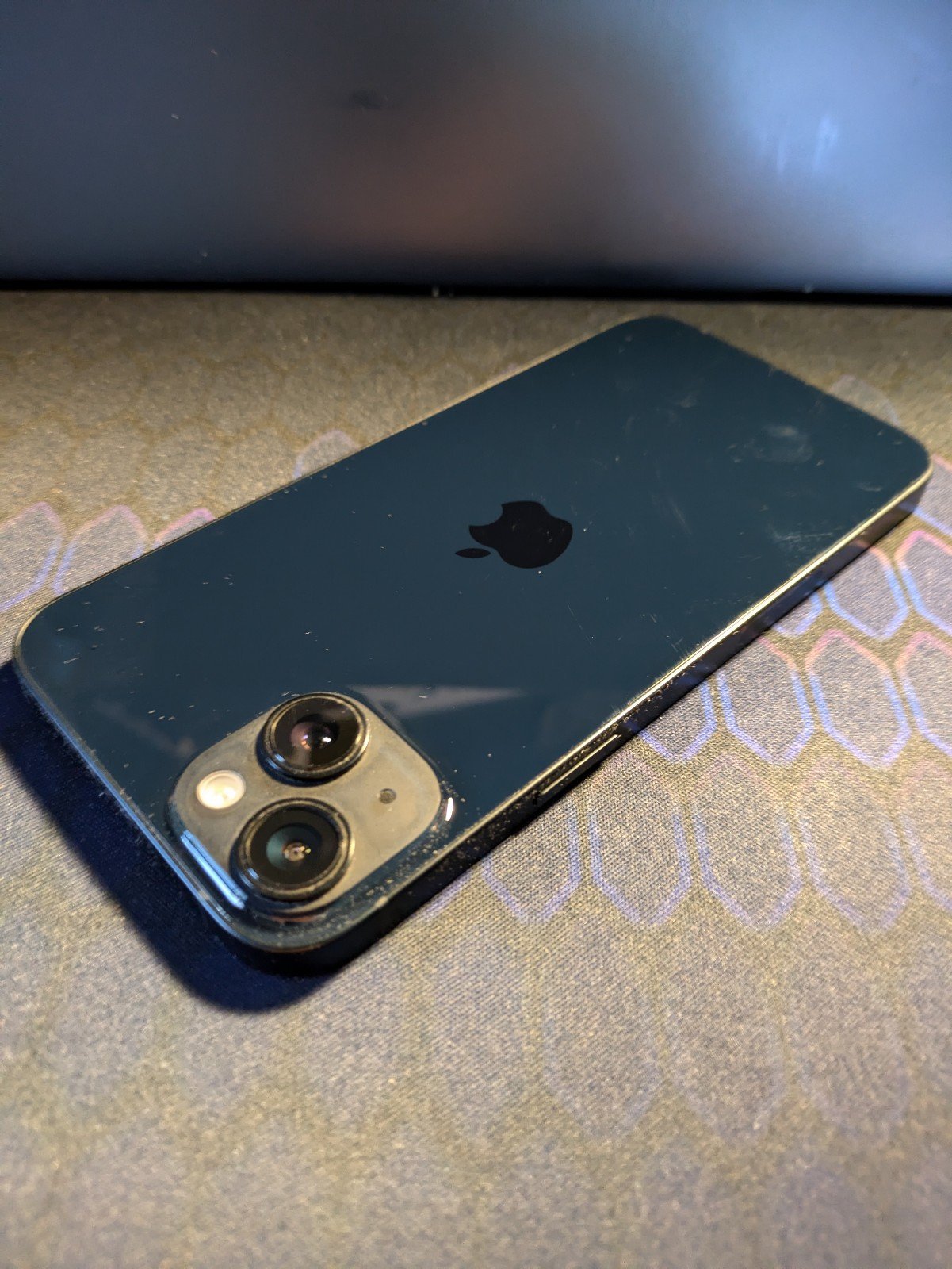 iPhone 14 Plus 128GB in Midnight 9Y29